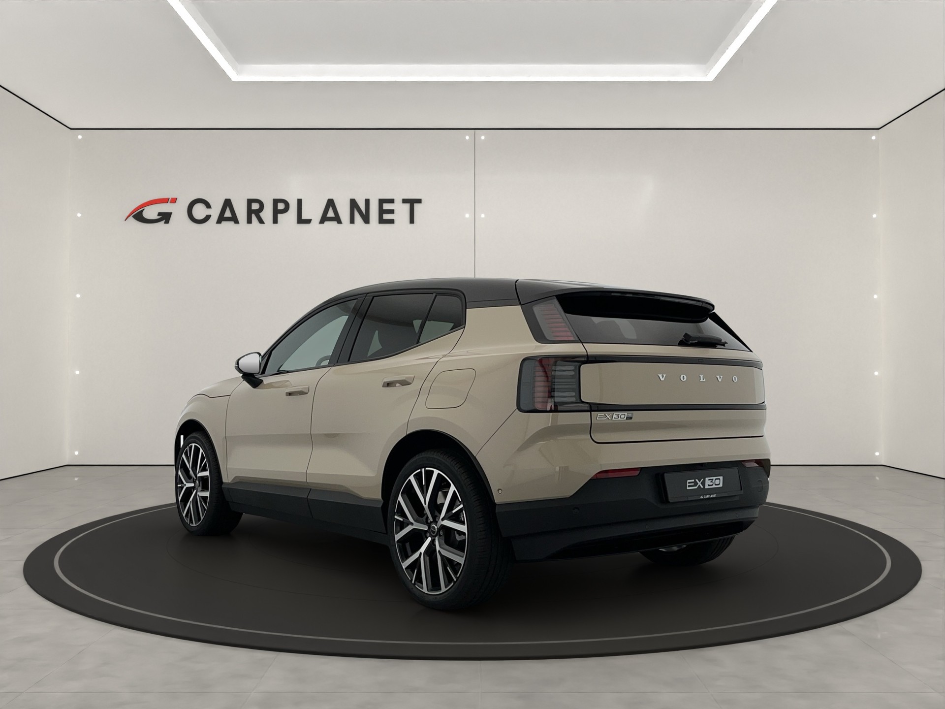 VOLVO EX30 P8 AWD-image-3