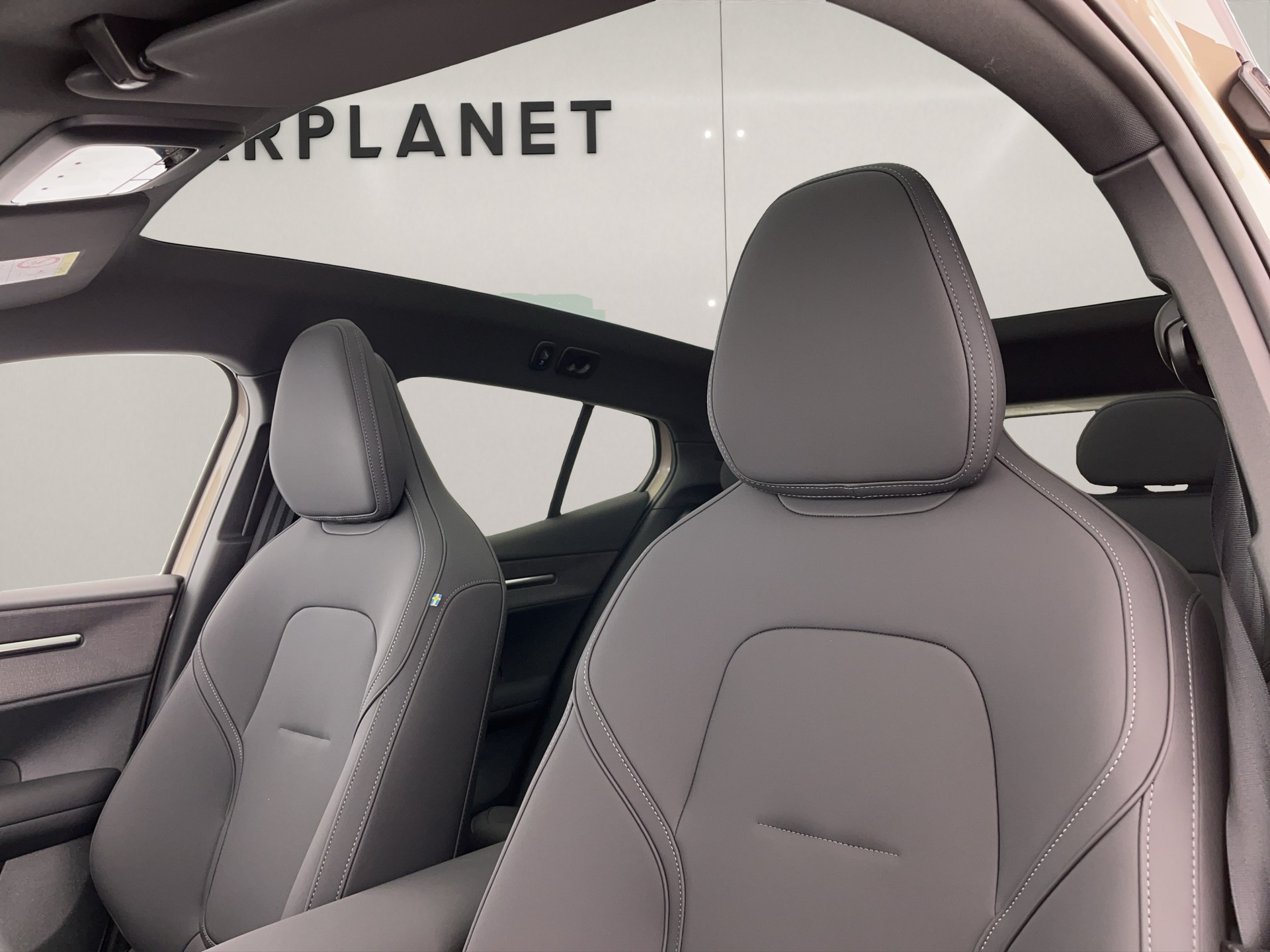 VOLVO EX30 P8 AWD-image-13