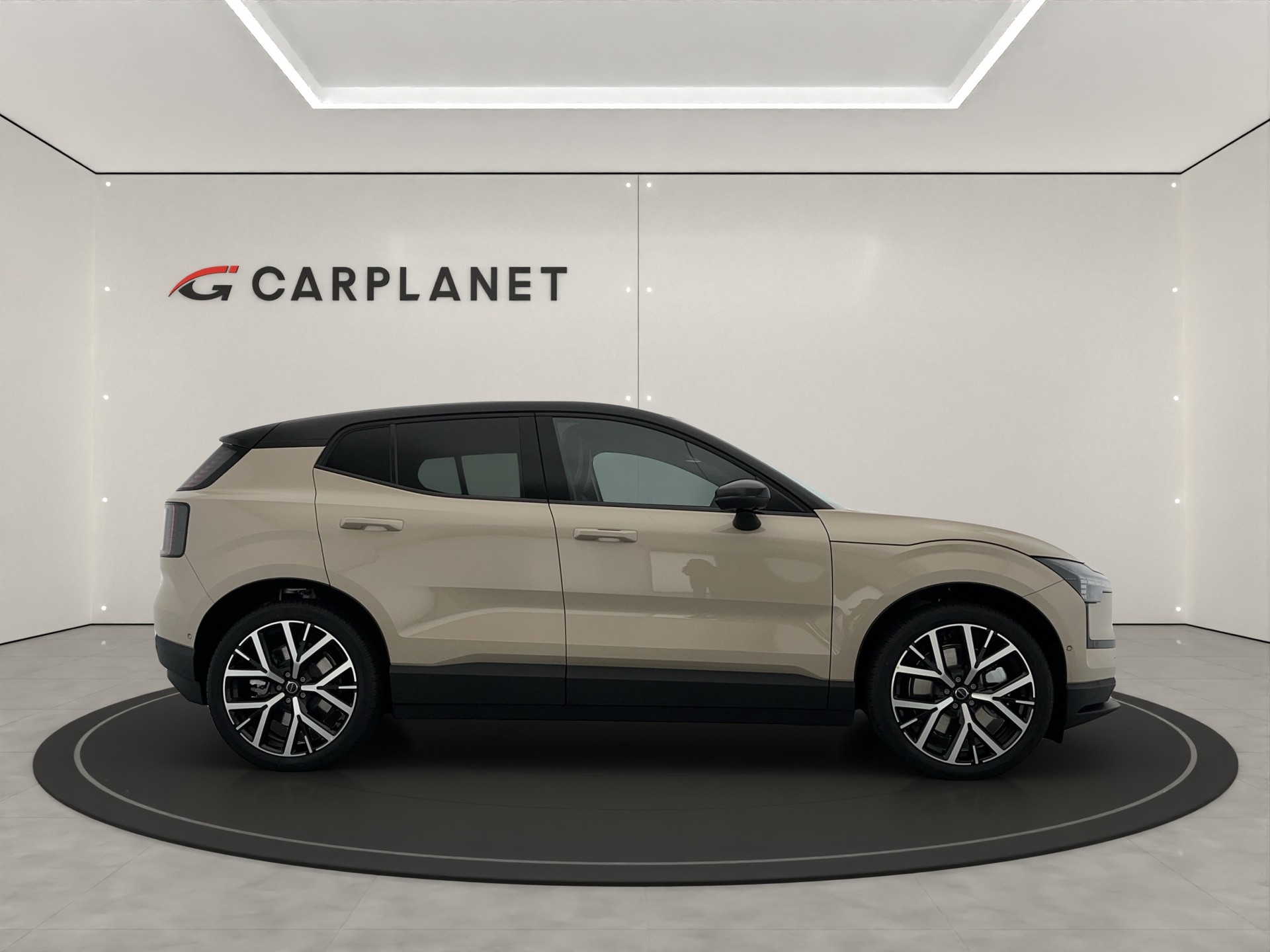 VOLVO EX30 P8 AWD-image-4