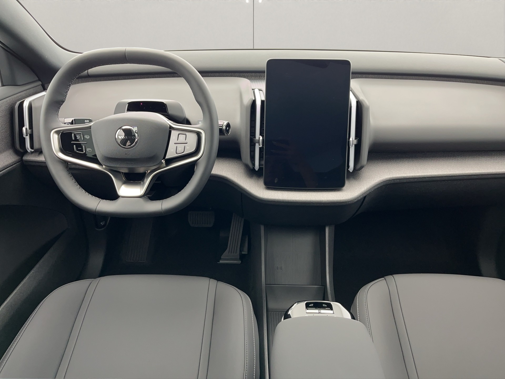 VOLVO EX30 P8 AWD-image-8