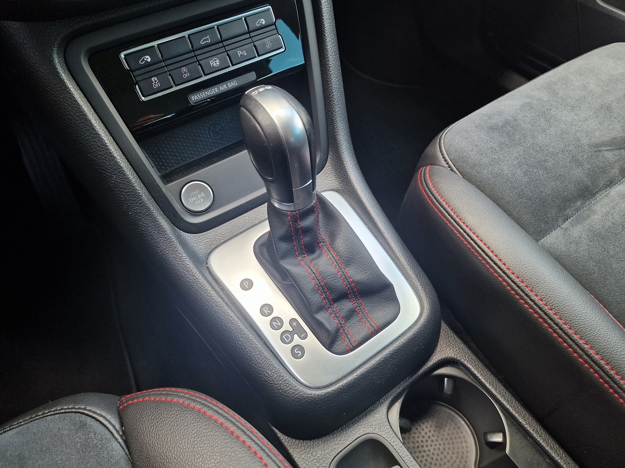 SEAT Alhambra 1.4 TSI DSG SWISS FR2-image-27