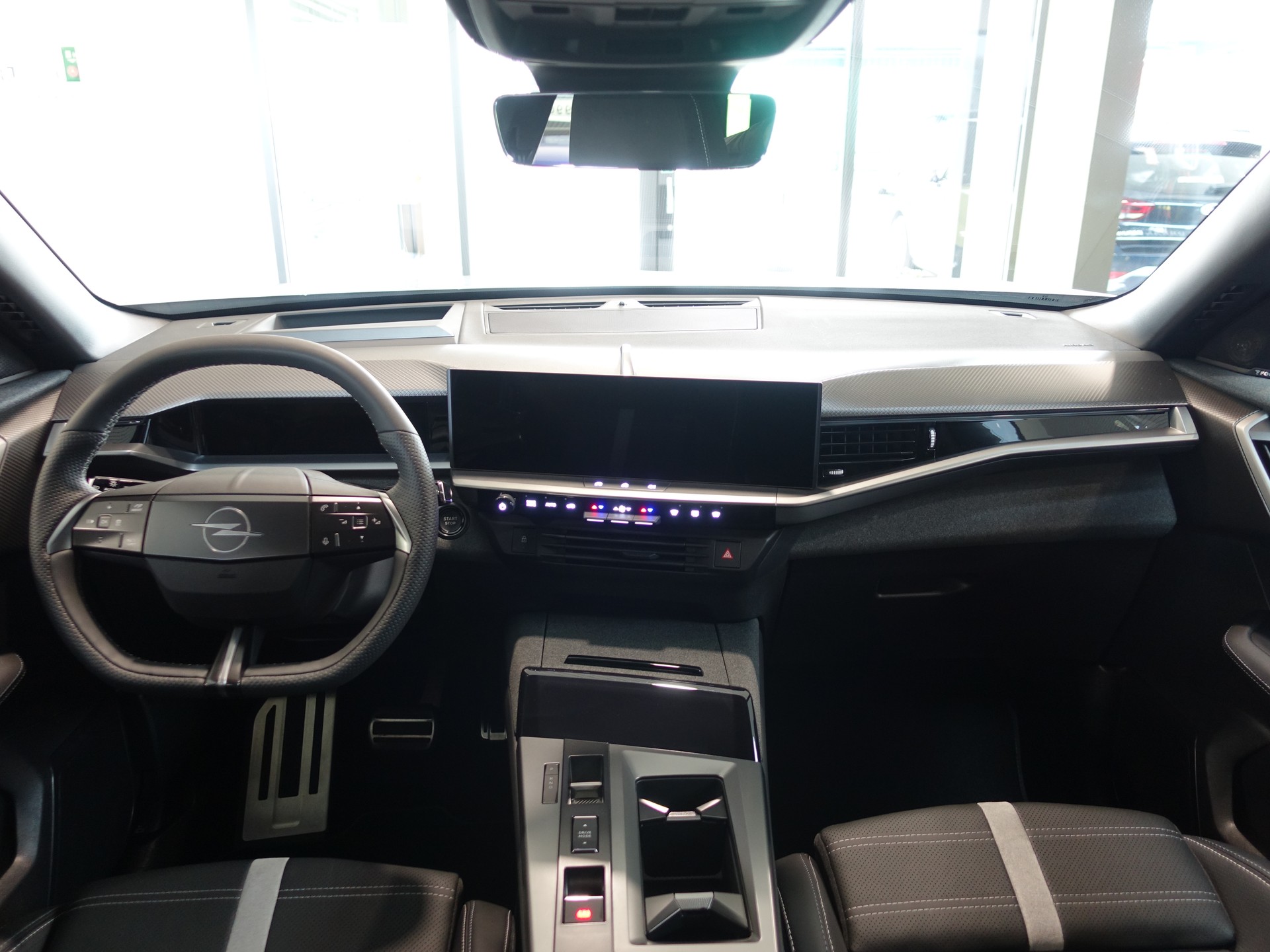 OPEL Grandland El. 73kWh Ultimate 4x4 8JAHRE GARANTIE-image-11