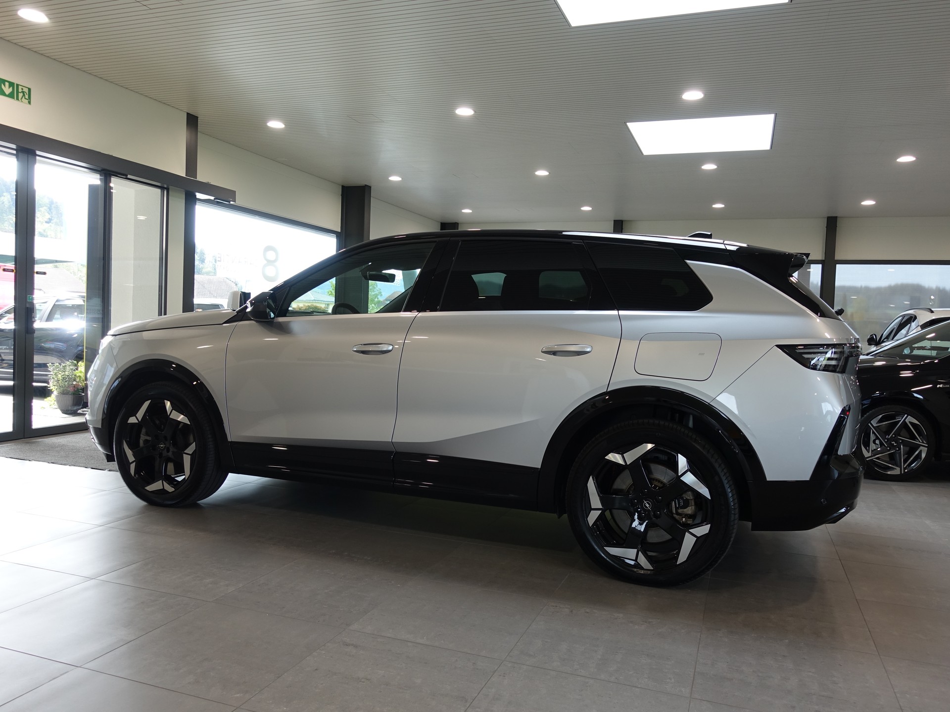 OPEL Grandland El. 73kWh Ultimate 4x4 8JAHRE GARANTIE-image-1