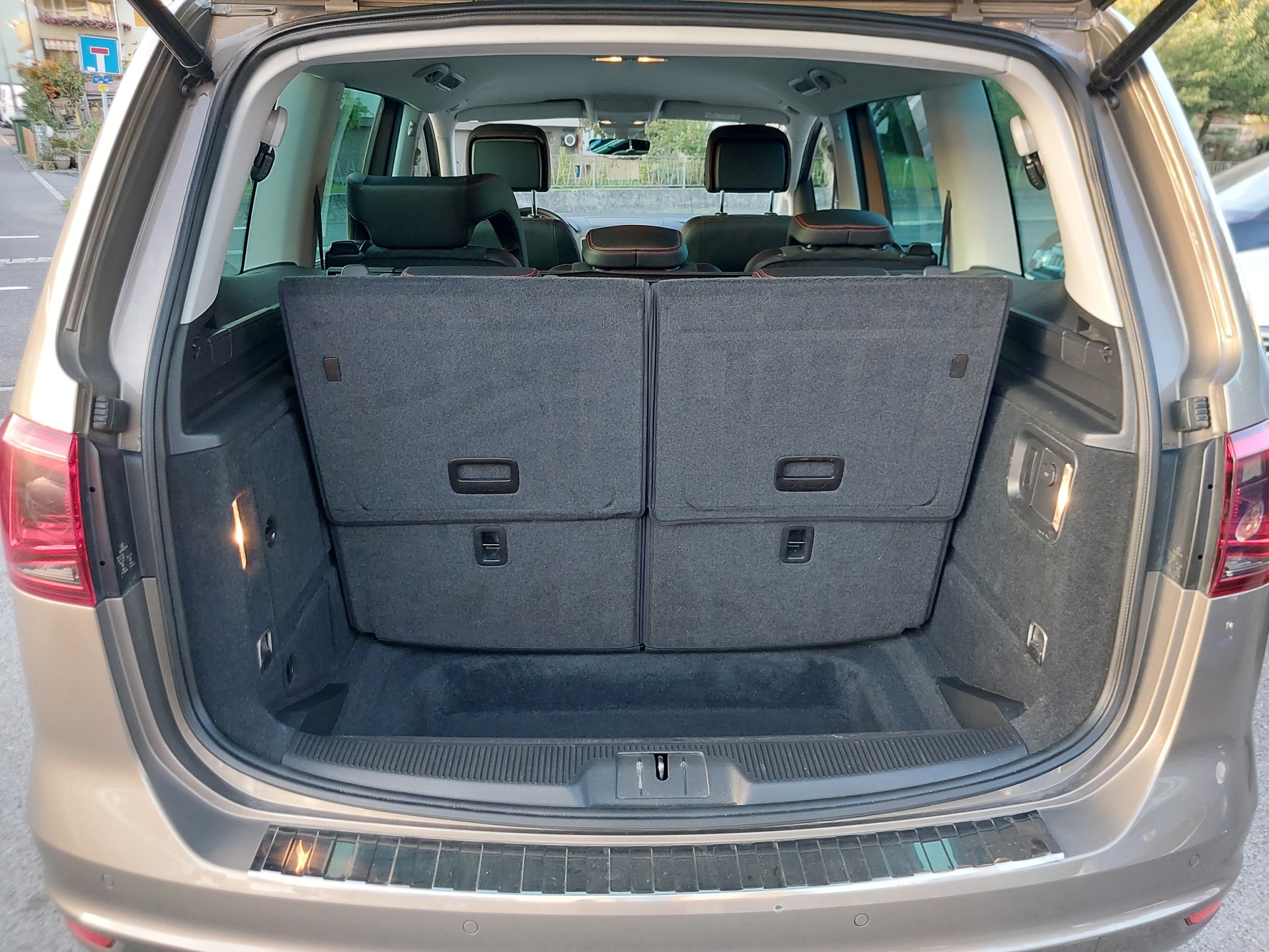 SEAT Alhambra 2.0 TSI FR Line DSG-image-9