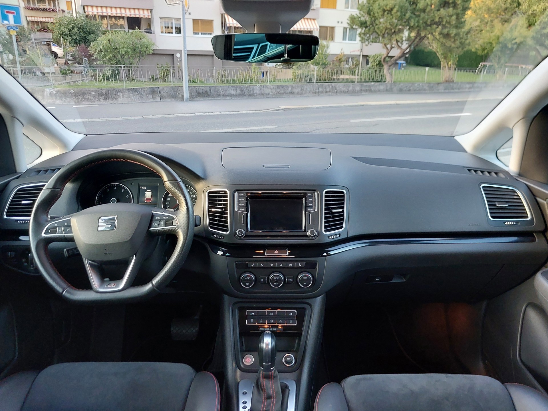 SEAT Alhambra 2.0 TSI FR Line DSG-image-4