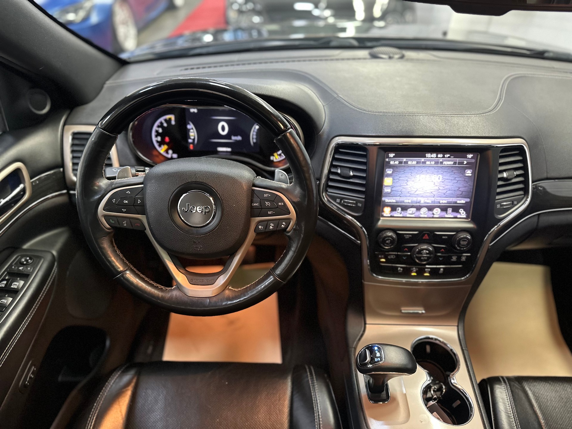 JEEP Grand Cherokee 3.0 CRD Overland Automatic-image-10