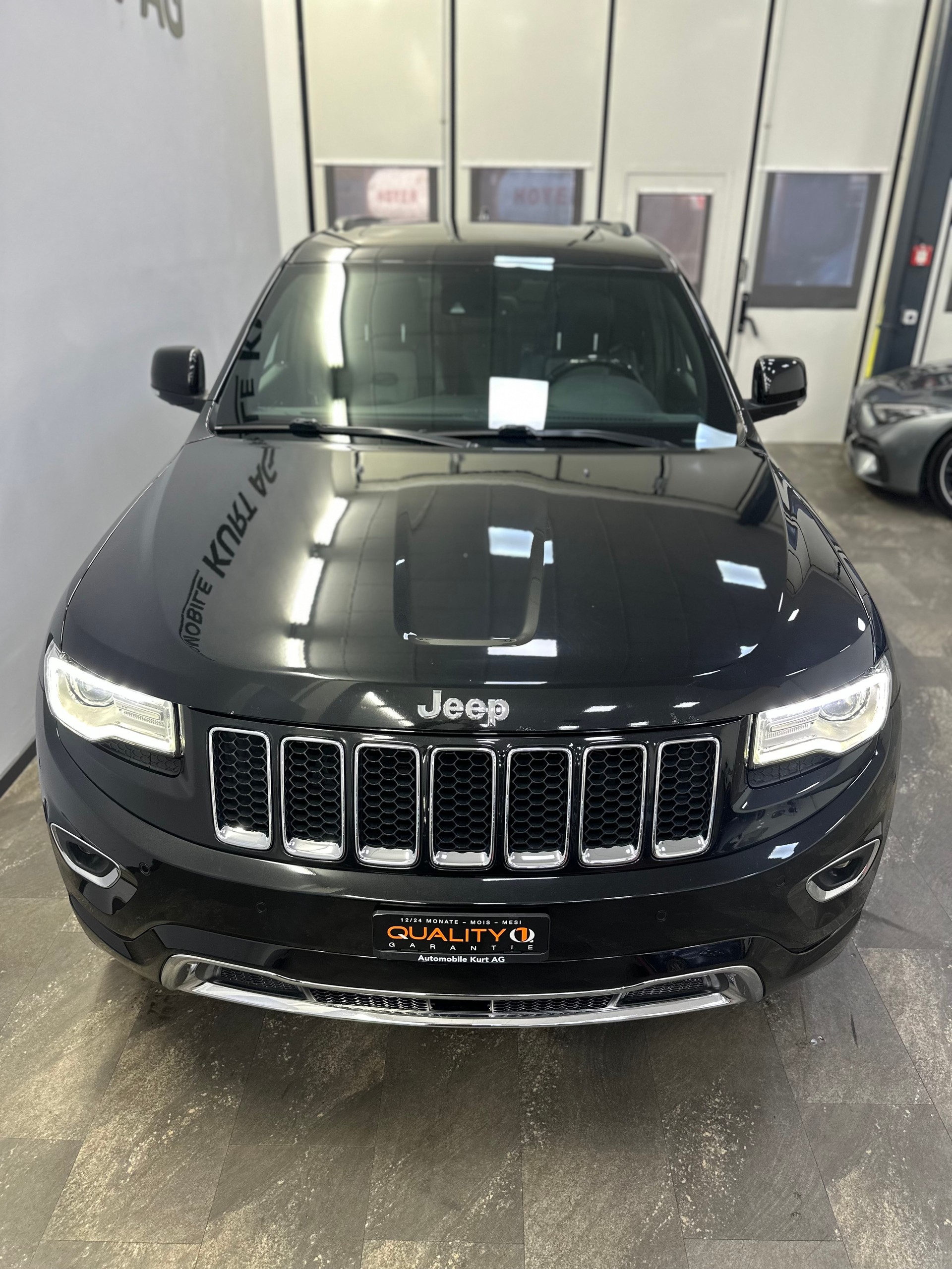 JEEP Grand Cherokee 3.0 CRD Overland Automatic-image-6