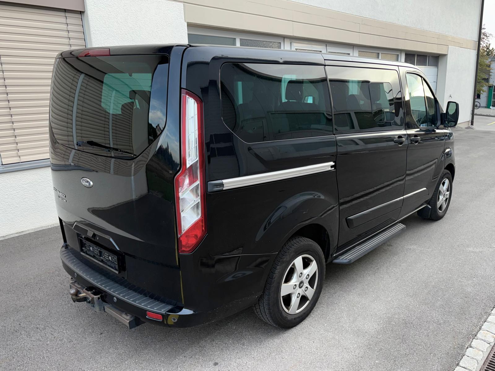 FORD Tourneo Custom 300 L1H1 Limited AHK 2200 KG-image-1
