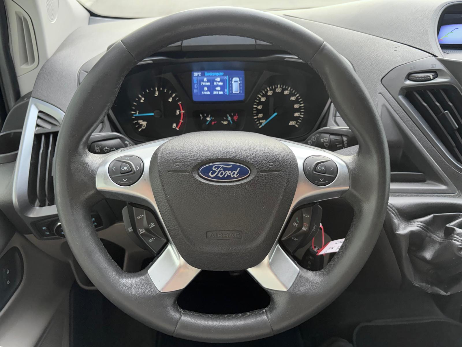 FORD Tourneo Custom 300 L1H1 Limited AHK 2200 KG-image-5