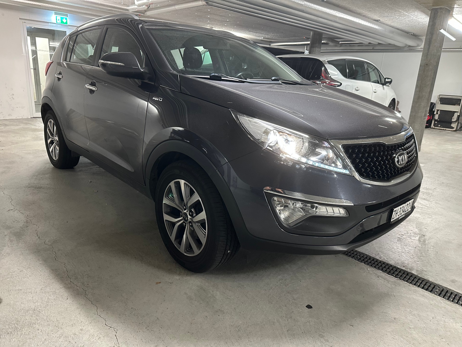 KIA Sportage 2.0 CRDi Trend 4WD Automatic-image-1