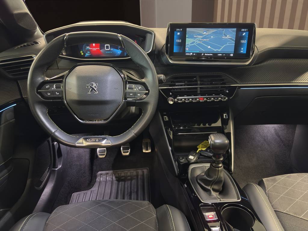 PEUGEOT 208 1.2 PureTech GT Pack-image-4