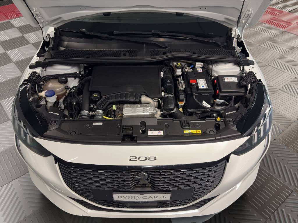 PEUGEOT 208 1.2 PureTech GT Pack-image-10