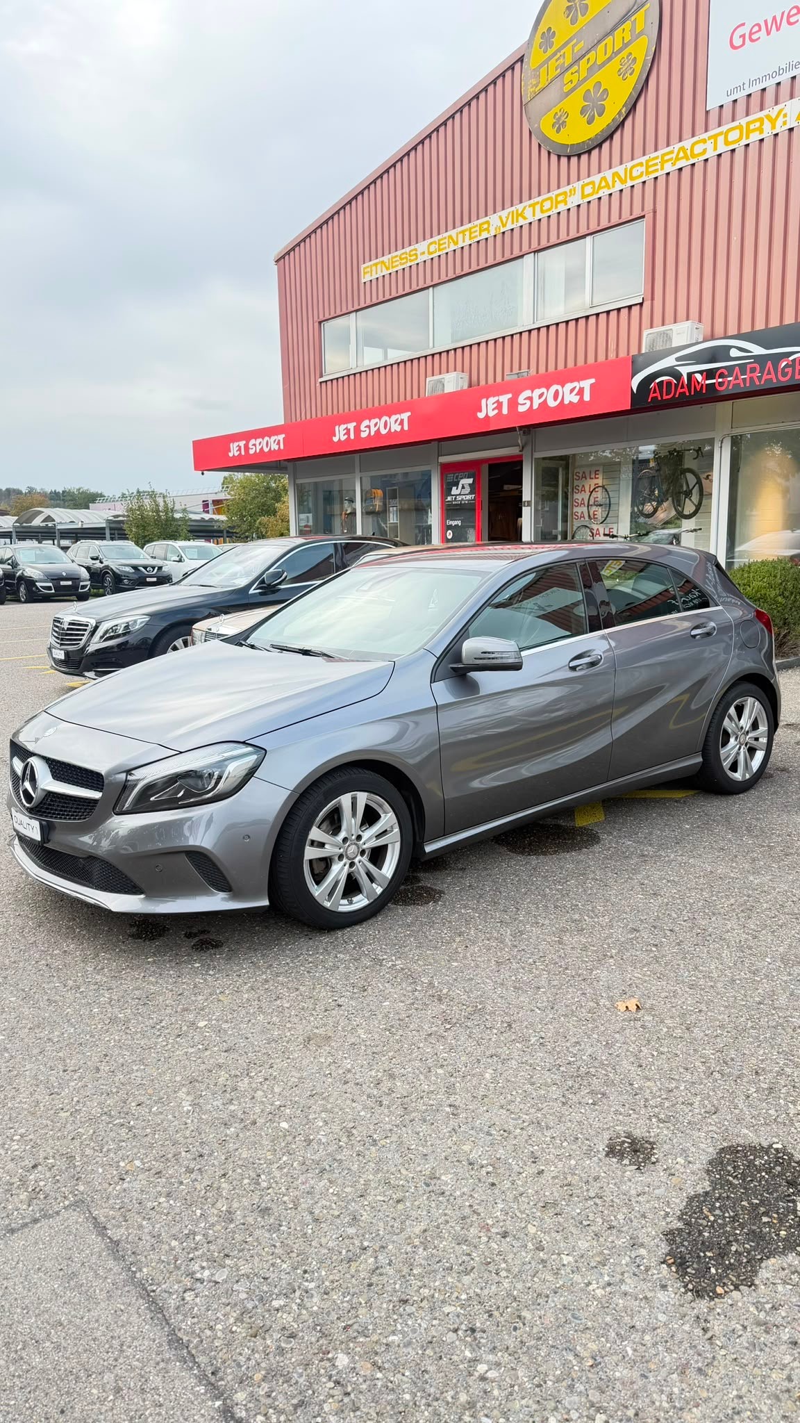 MERCEDES-BENZ A 220 Urban 4Matic 7G-DCT-image-1