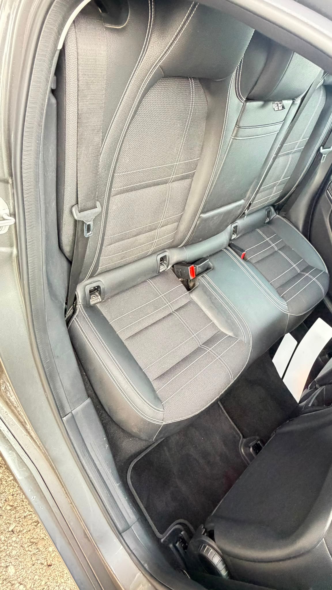MERCEDES-BENZ A 220 Urban 4Matic 7G-DCT-image-9