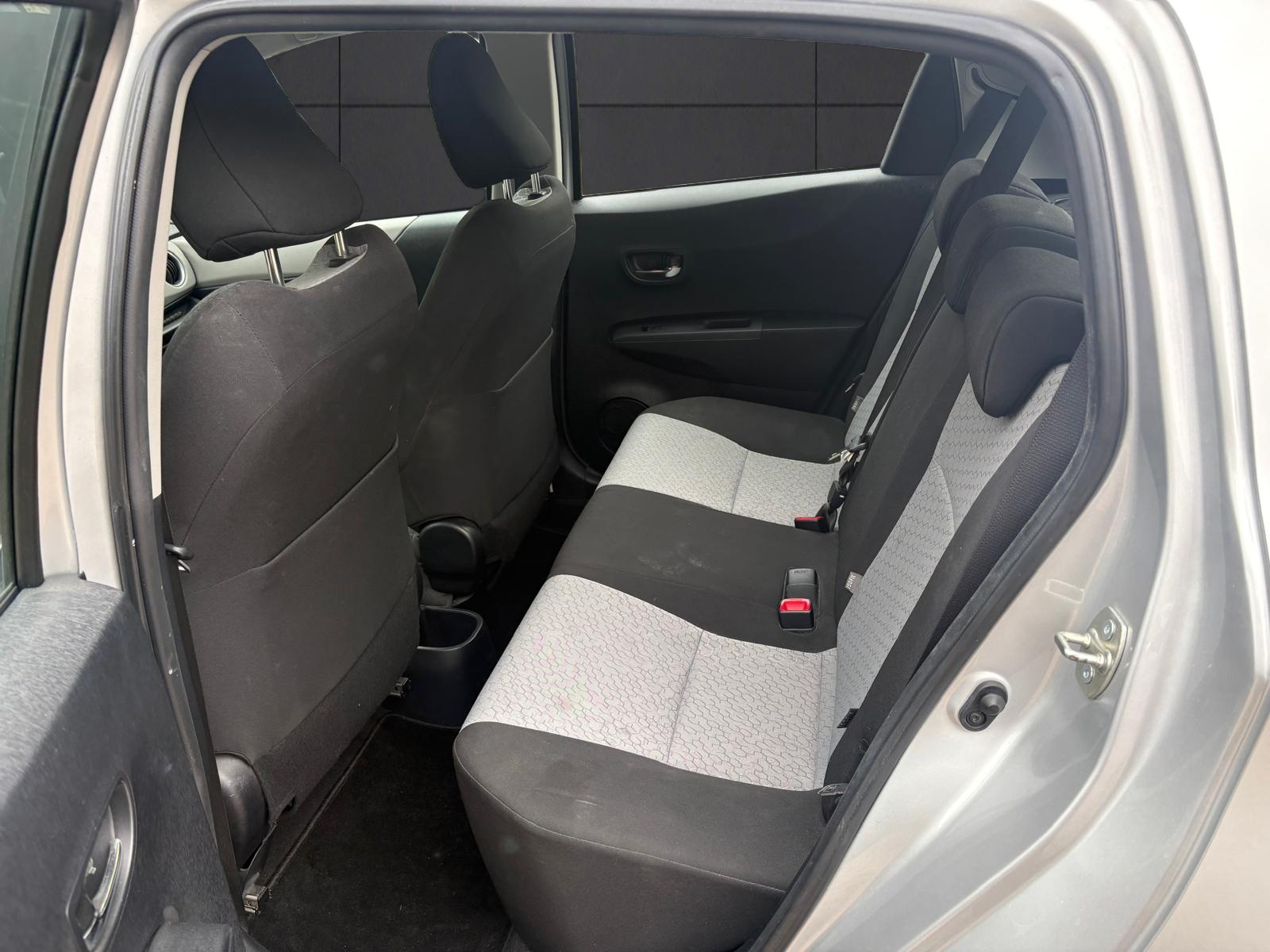 TOYOTA Yaris 1.33 Sol-image-2