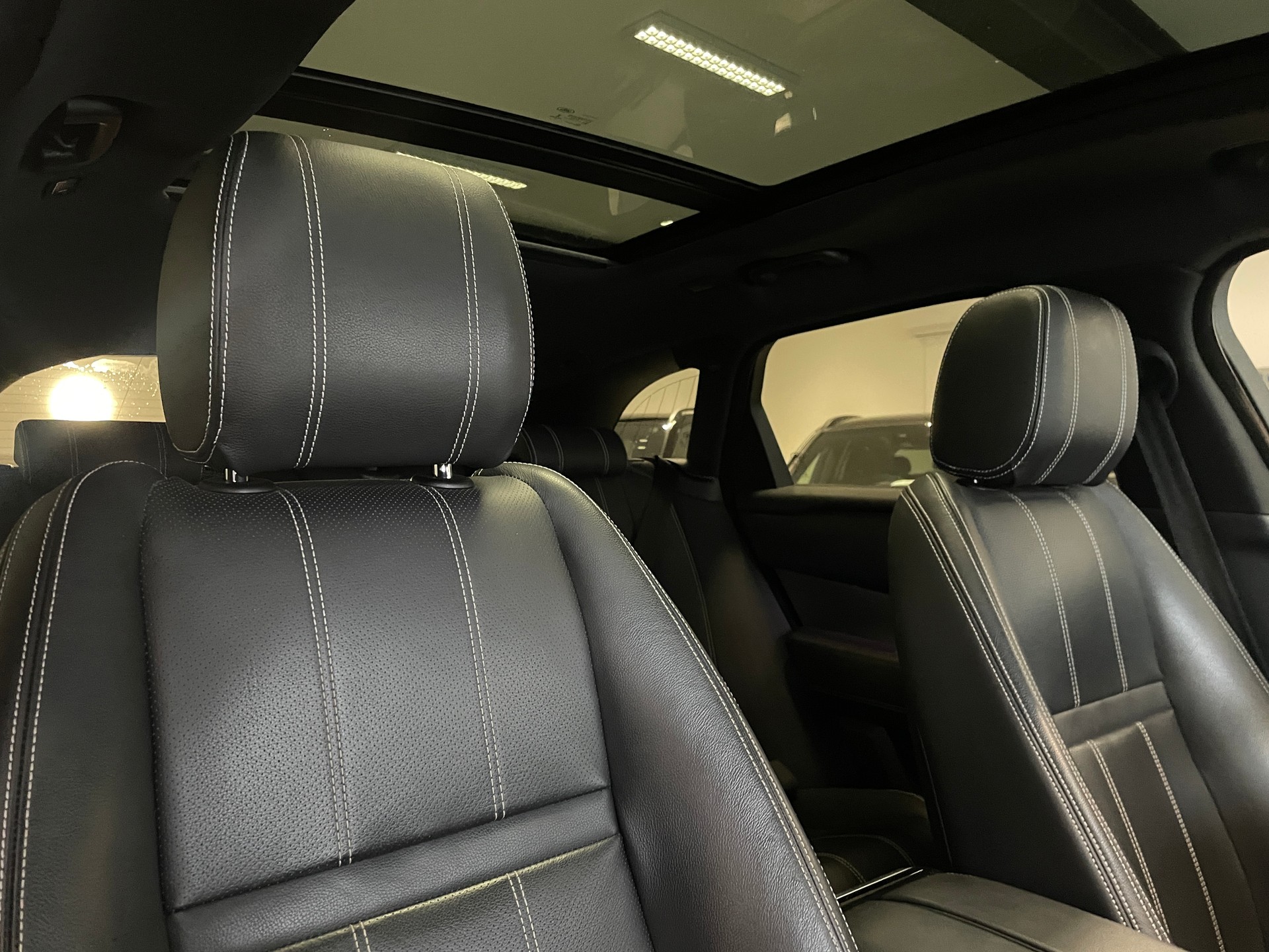 LAND ROVER Range Rover Velar R-Dynamic P 250 SE Automatic-image-18