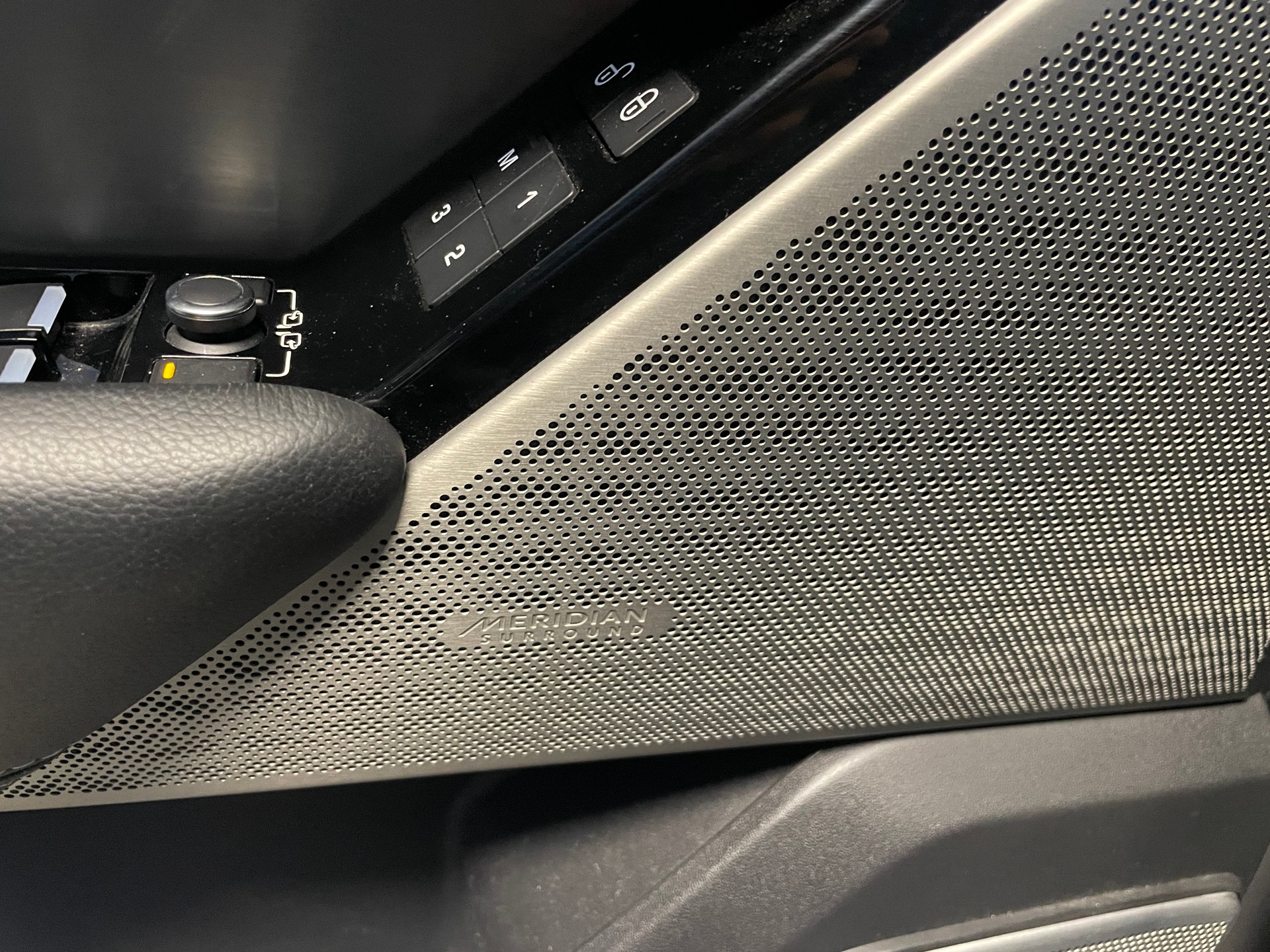 LAND ROVER Range Rover Velar R-Dynamic P 250 SE Automatic-image-12