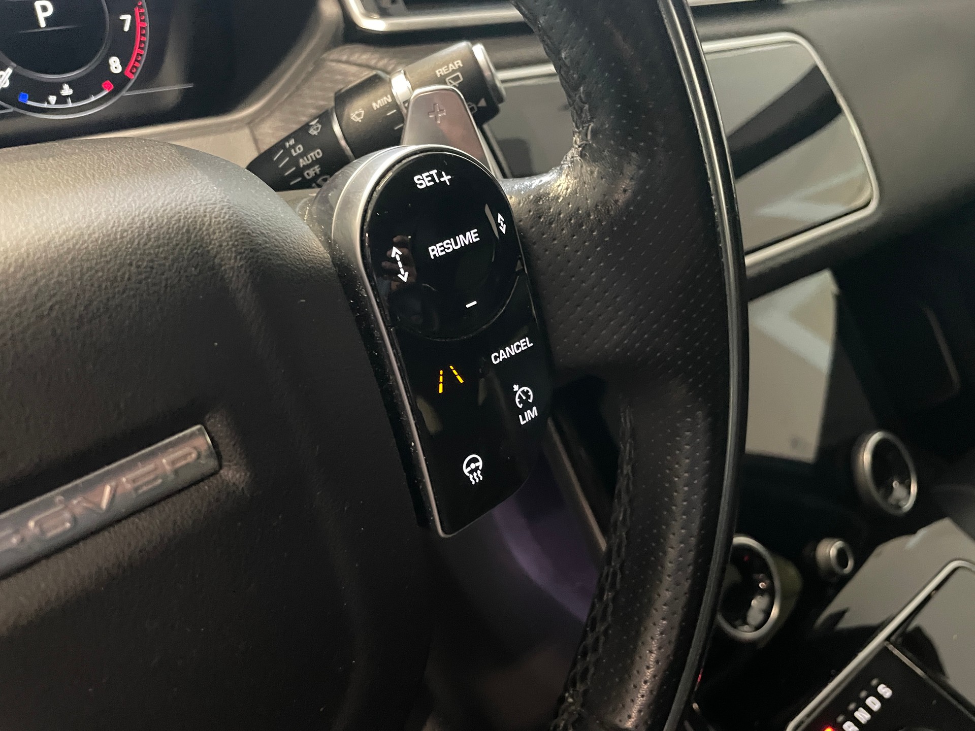 LAND ROVER Range Rover Velar R-Dynamic P 250 SE Automatic-image-13