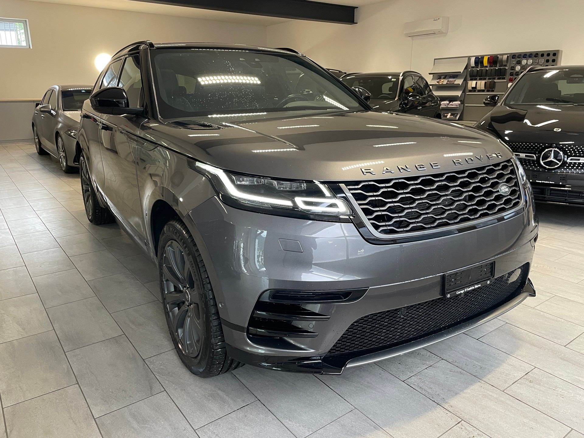 LAND ROVER Range Rover Velar R-Dynamic P 250 SE Automatic-image-2