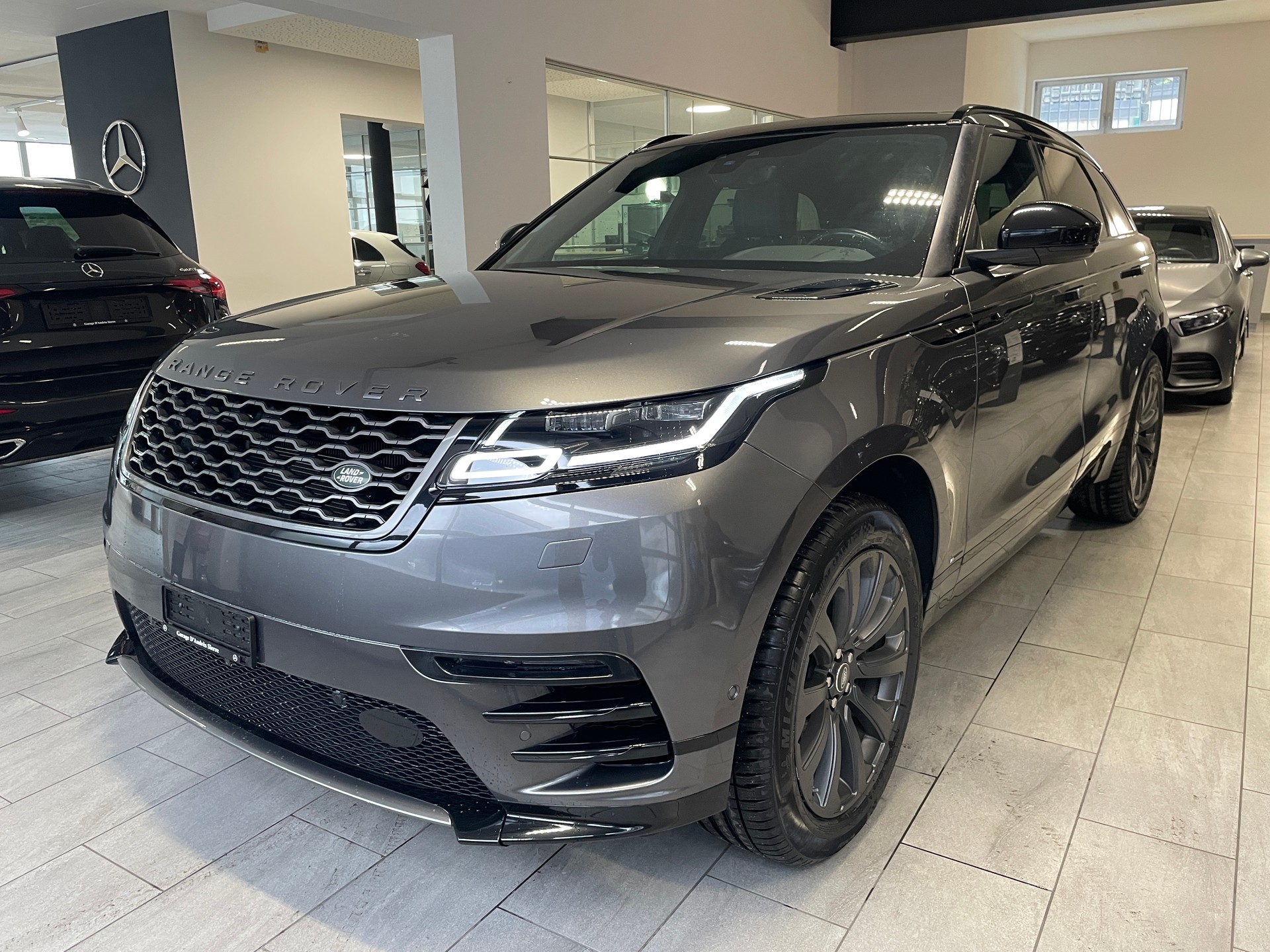 LAND ROVER Range Rover Velar R-Dynamic P 250 SE Automatic-image-1