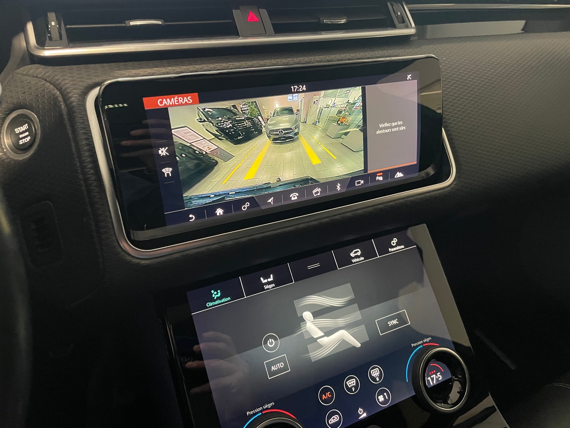 LAND ROVER Range Rover Velar R-Dynamic P 250 SE Automatic-image-17