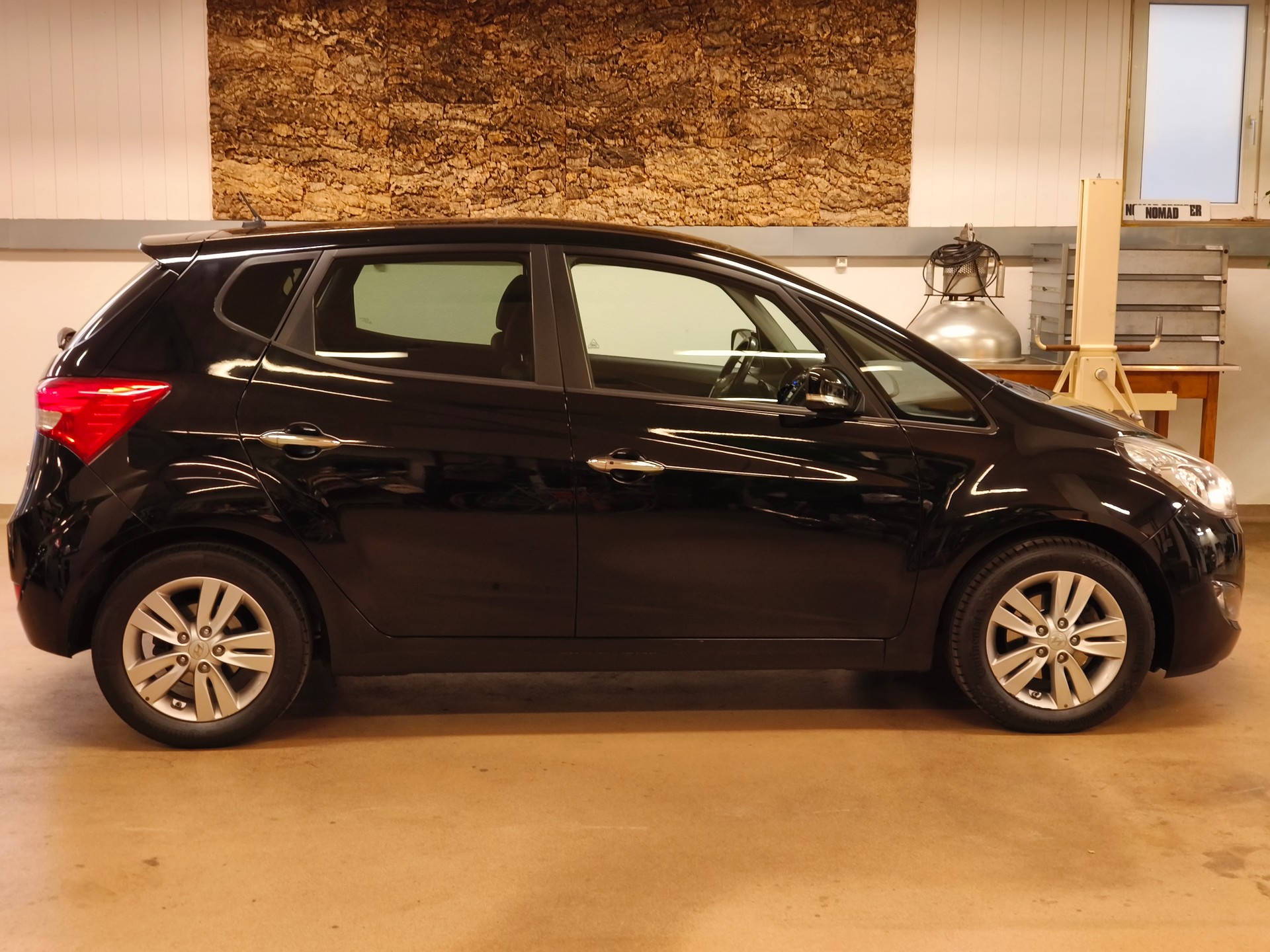 HYUNDAI iX20 1.6 Premium Automatic-image-8