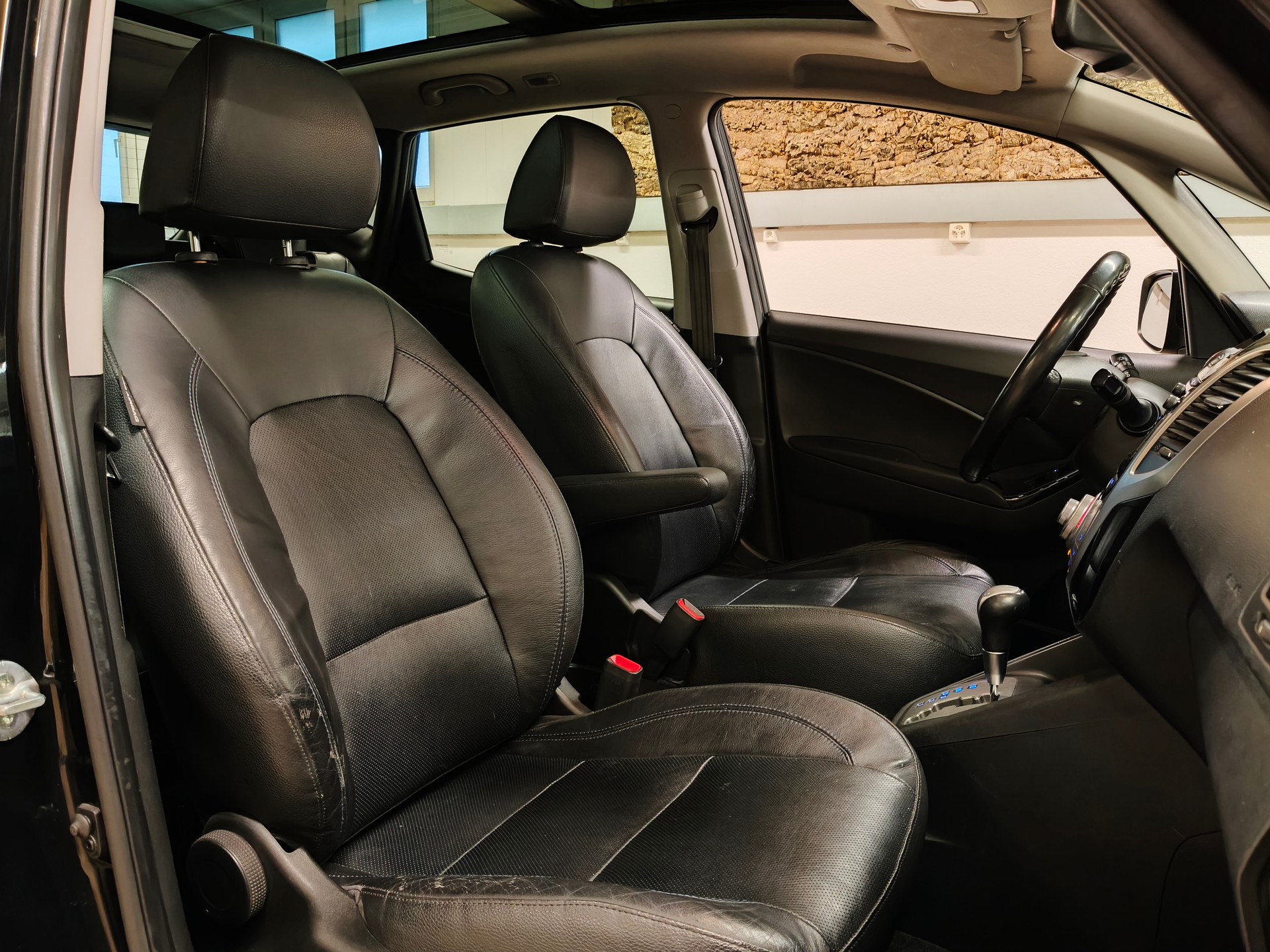 HYUNDAI iX20 1.6 Premium Automatic-image-26
