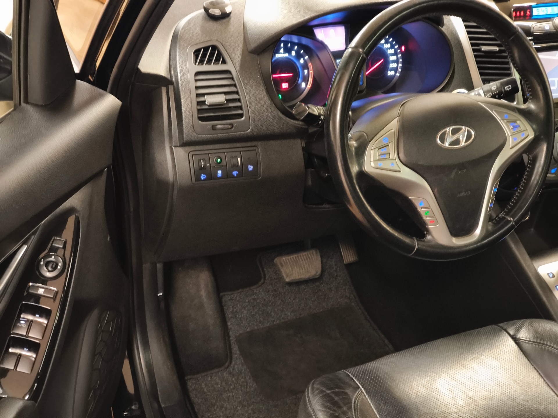 HYUNDAI iX20 1.6 Premium Automatic-image-14