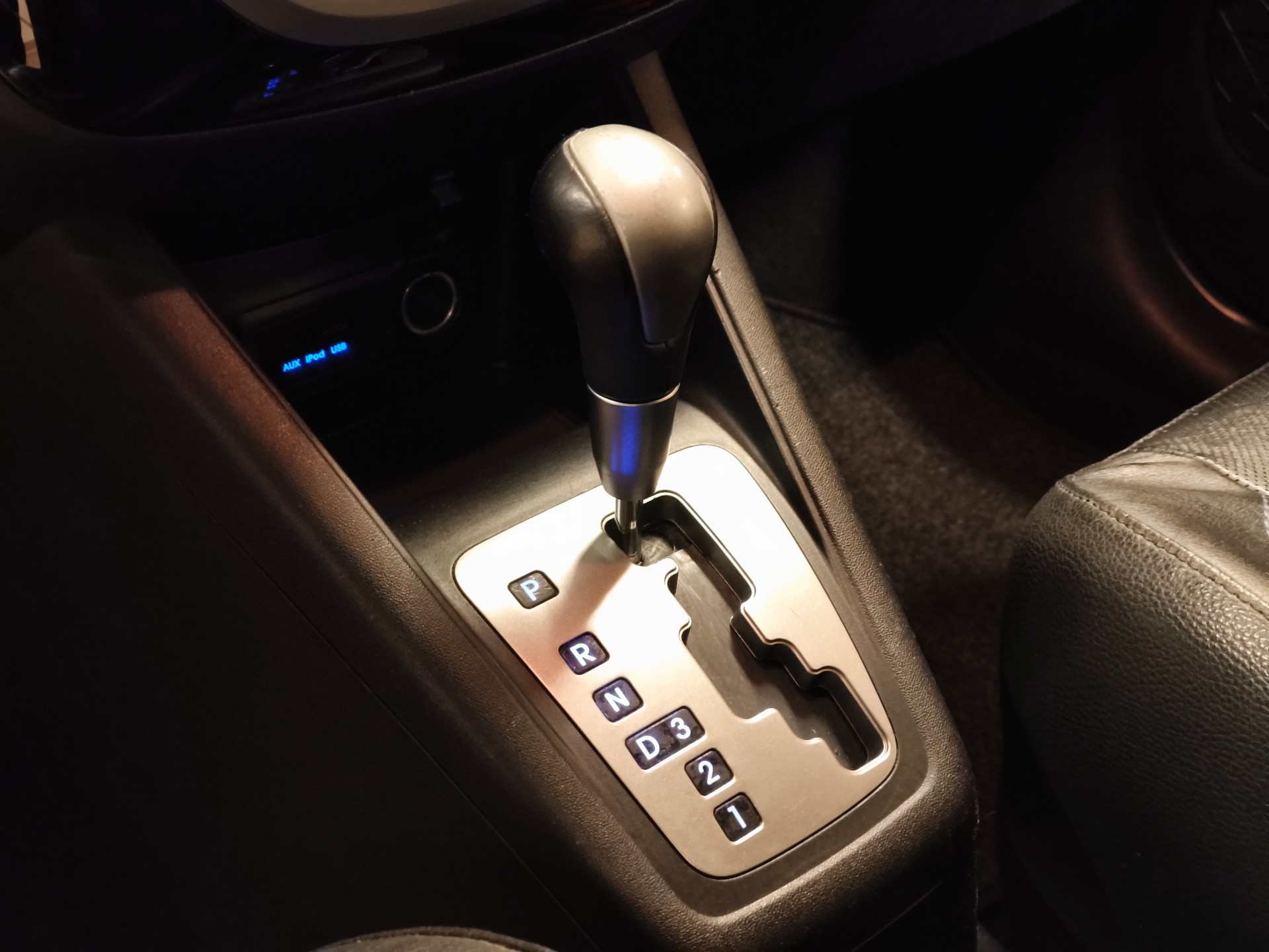 HYUNDAI iX20 1.6 Premium Automatic-image-17