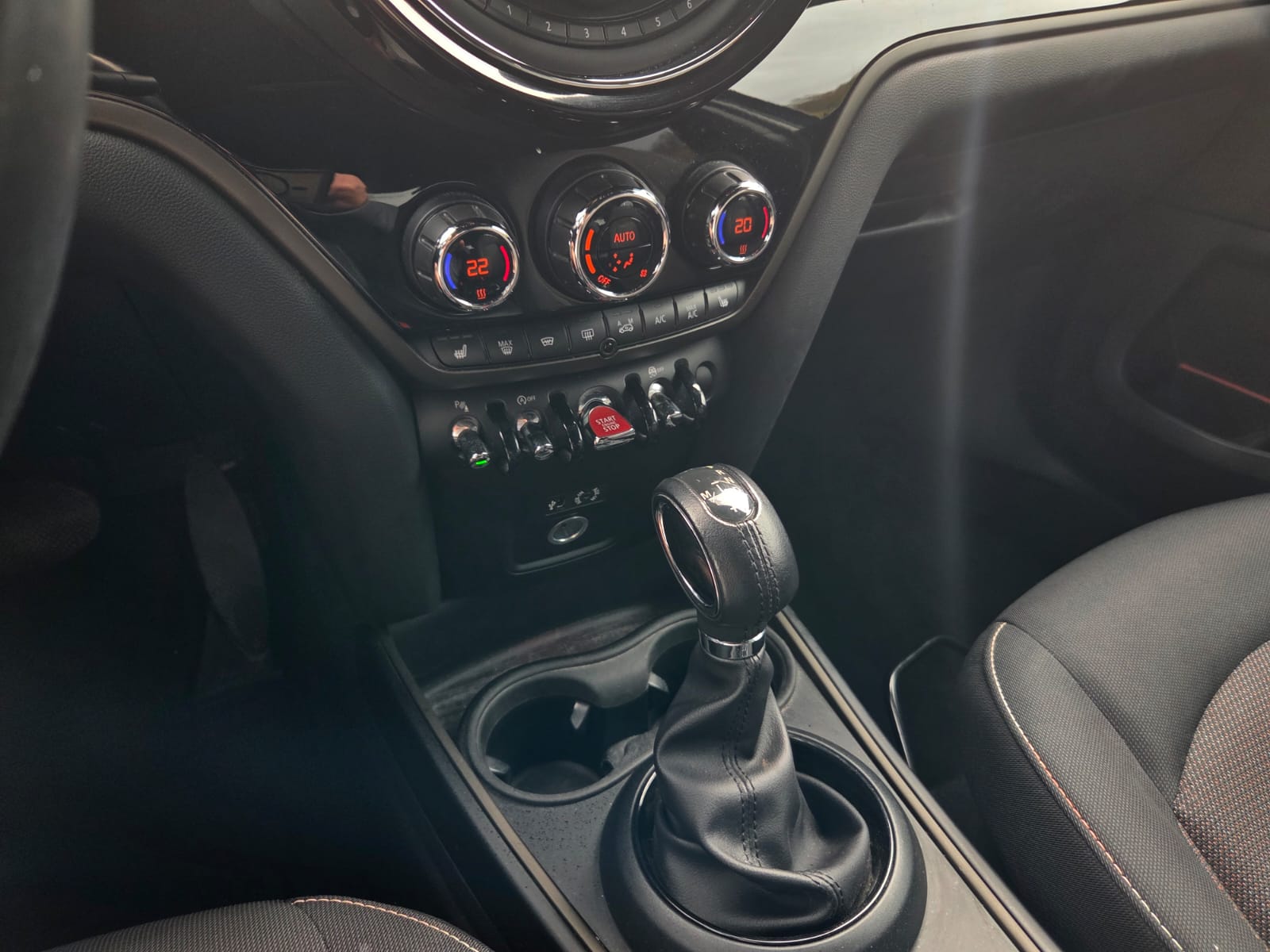 MINI Countryman Cooper D FWD Steptronic-image-11