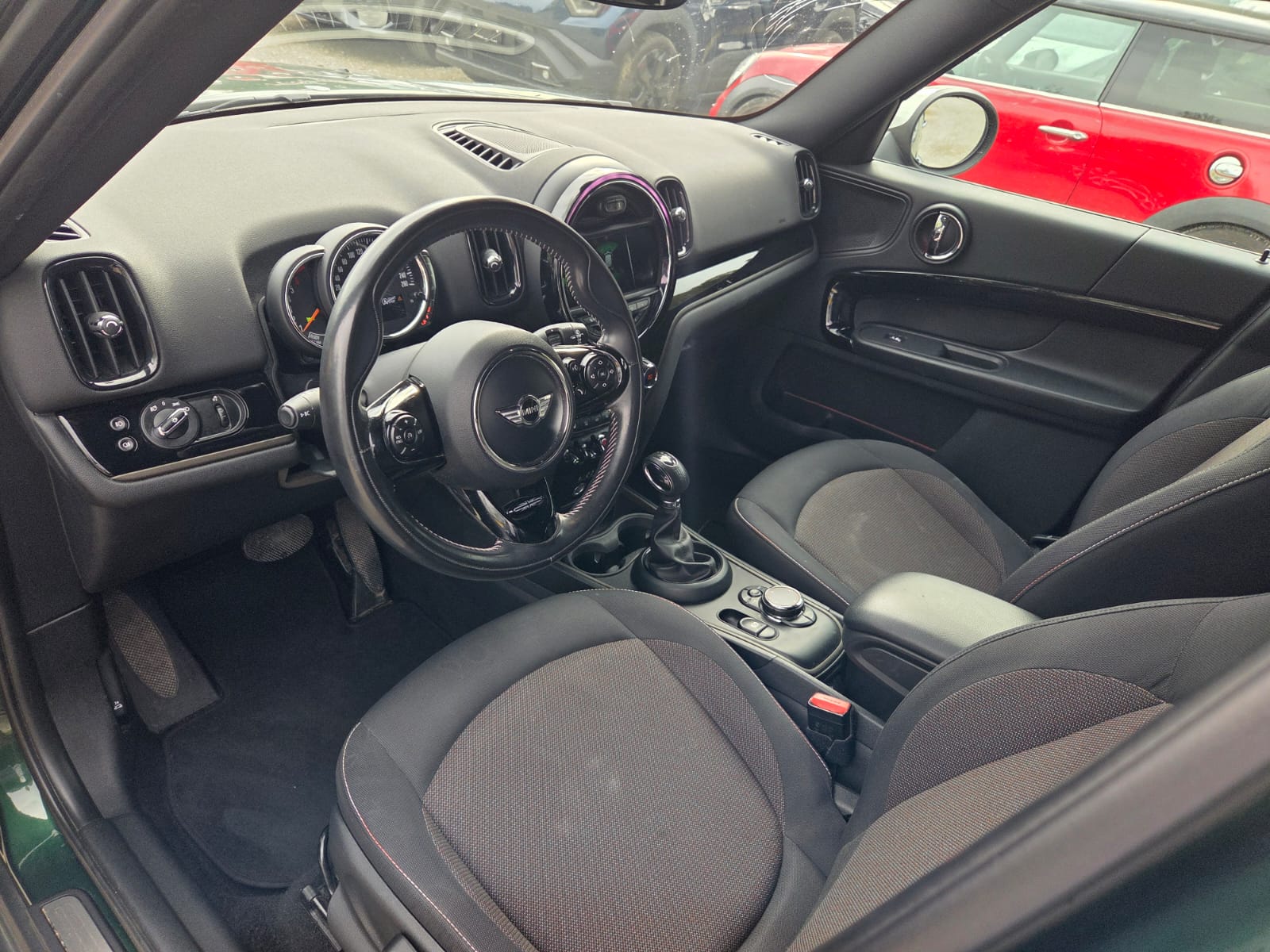 MINI Countryman Cooper D FWD Steptronic-image-10