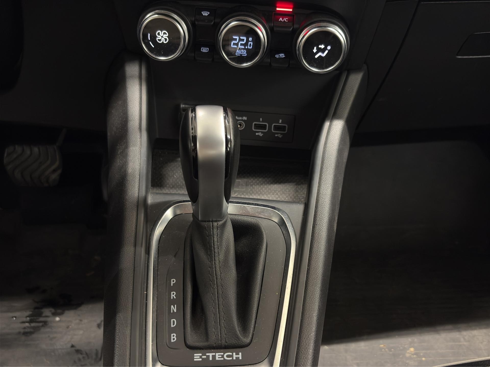 RENAULT Captur 1.6 E-Tech 160 Intens DHT-image-11