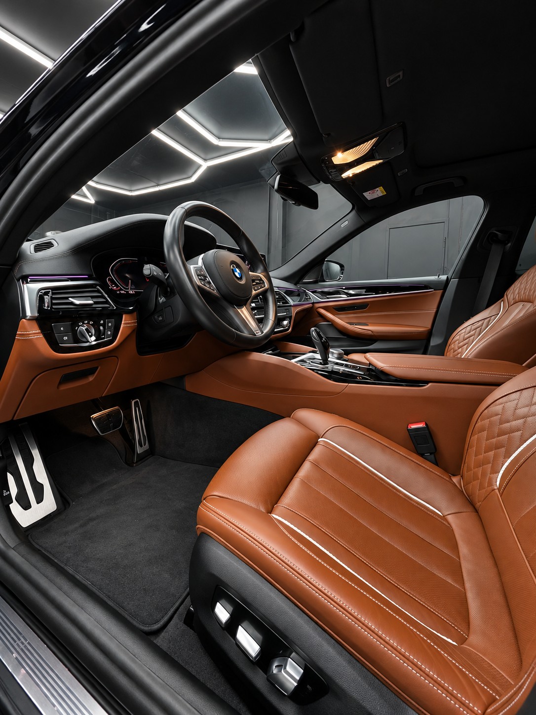 BMW 530e xDrive Touring M Sport Steptronic-image-6