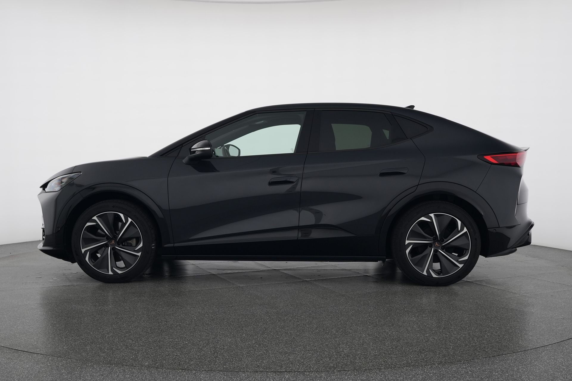 CUPRA Tavascan 77 kWh Edge 4D-image-2