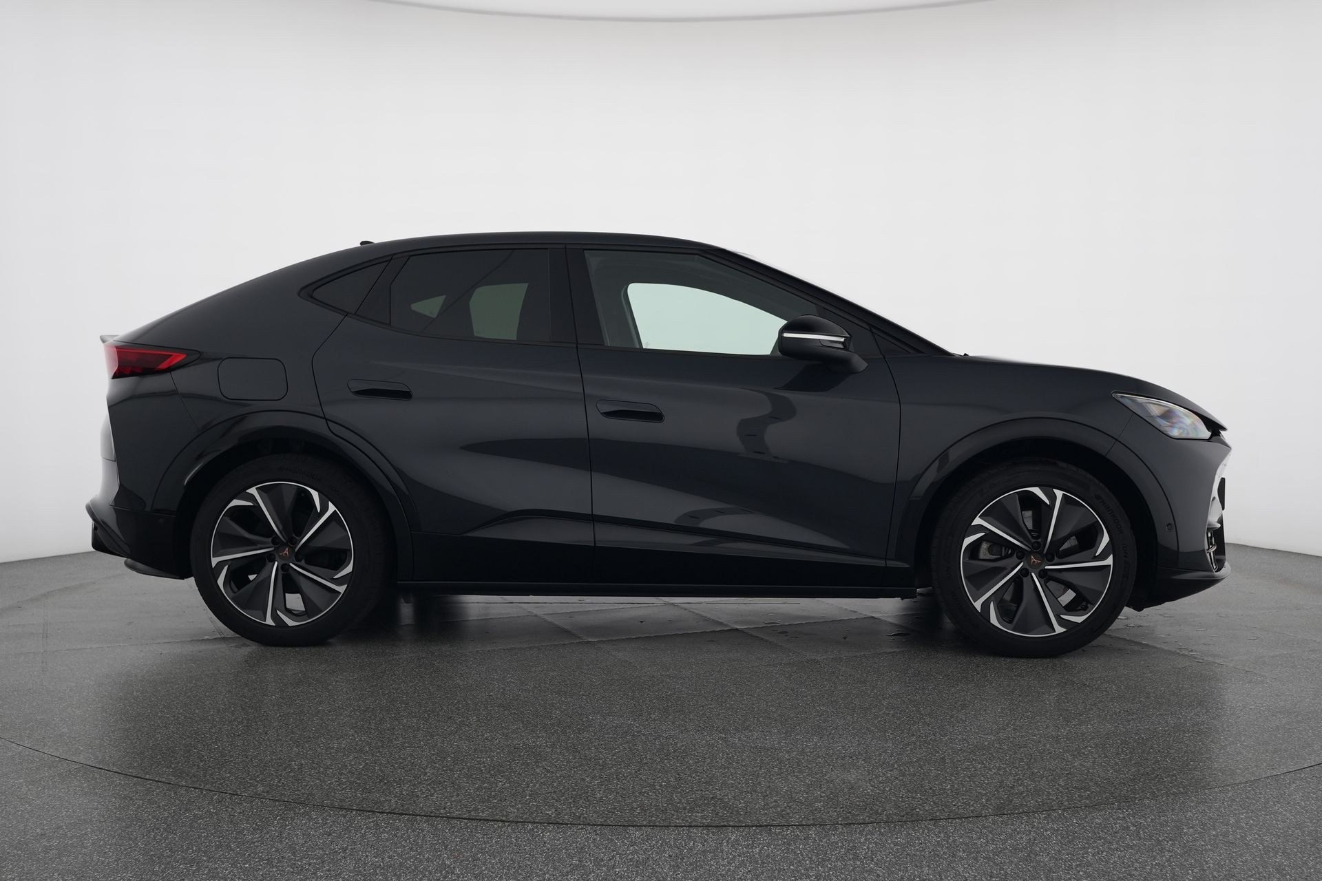 CUPRA Tavascan 77 kWh Edge 4D-image-5