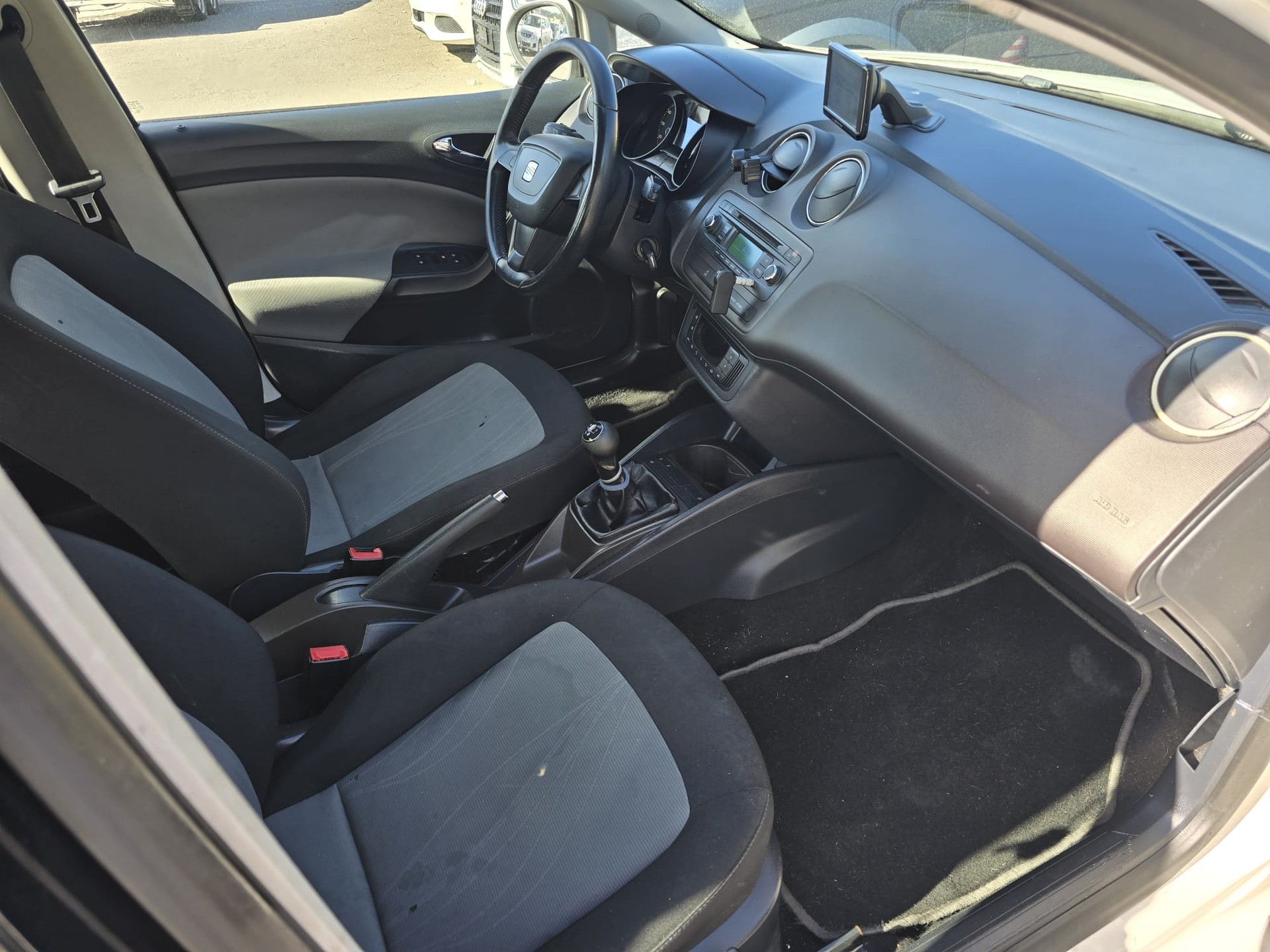 SEAT Ibiza 1.2 TSI FR Viva Style-image-11