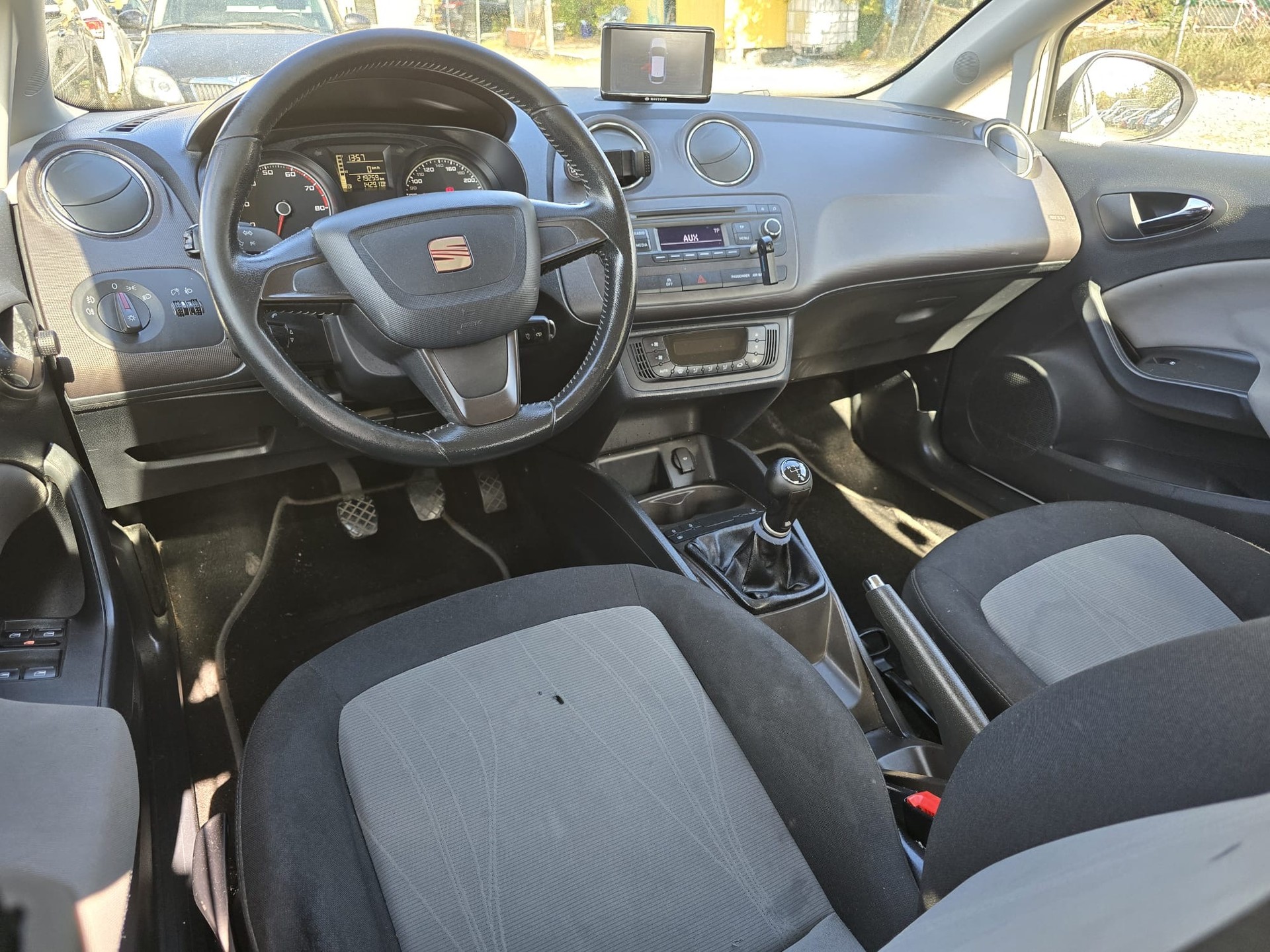 SEAT Ibiza 1.2 TSI FR Viva Style-image-12