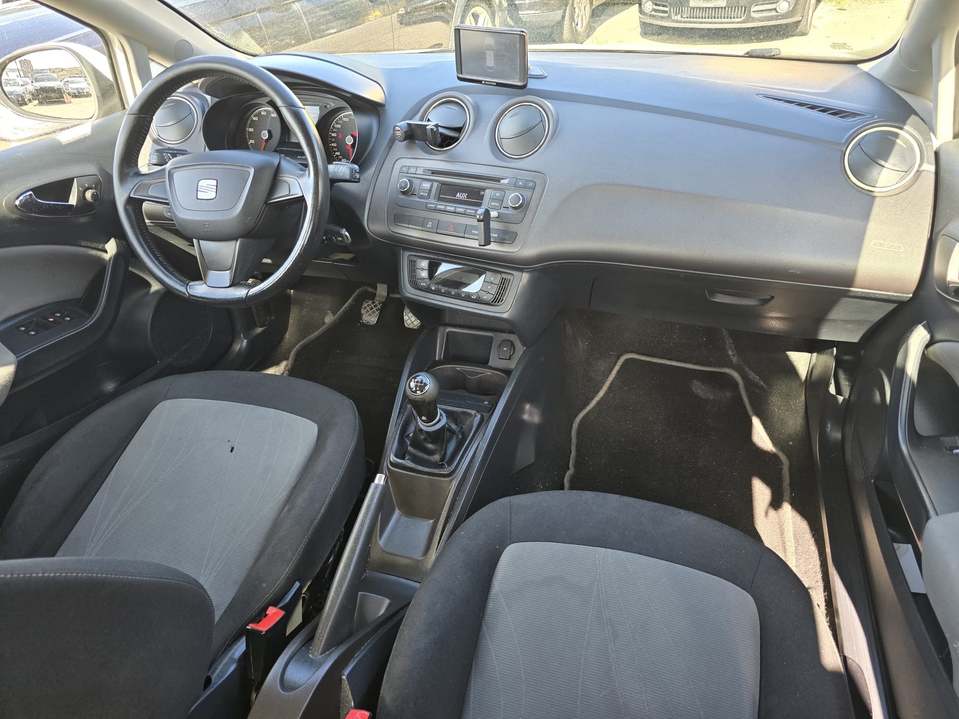 SEAT Ibiza 1.2 TSI FR Viva Style-image-8