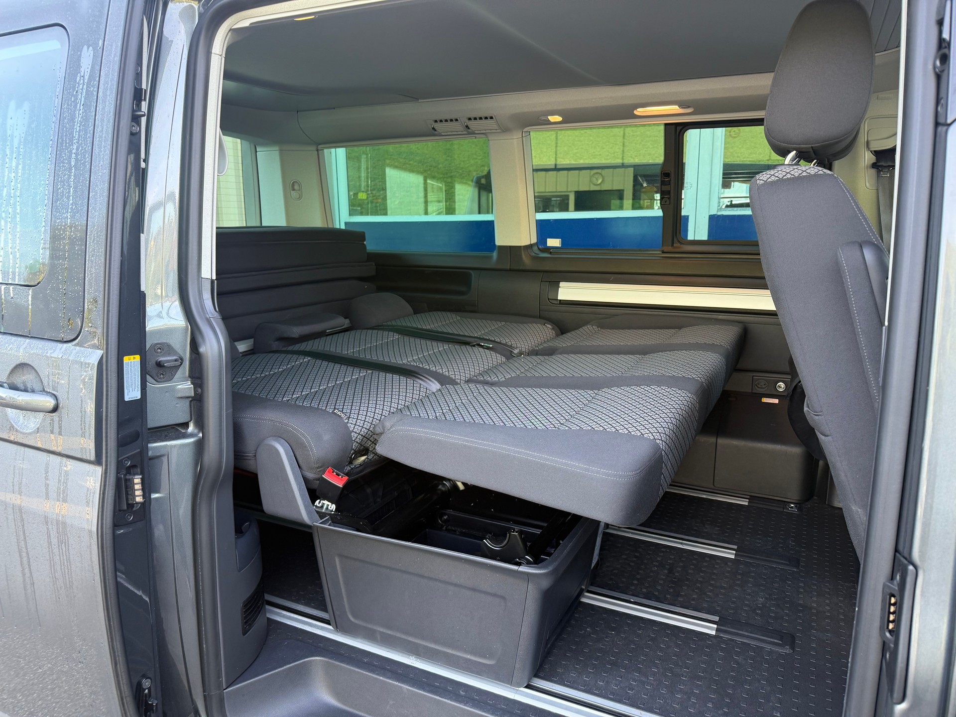 VW T6.1 California 2.0 TDI Ocean 4Motion DSG-image-3