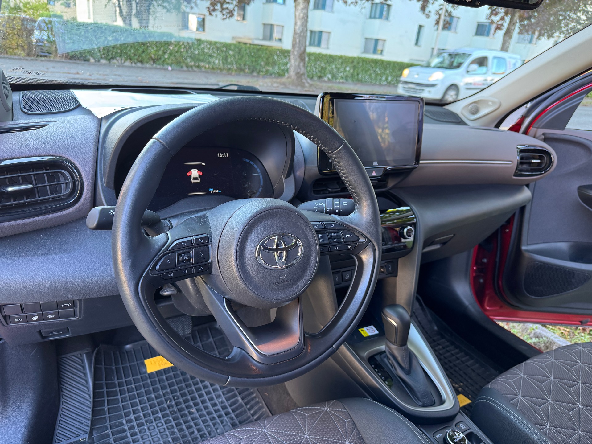 TOYOTA 1.5 VVT-i HSD Elegant AWD-i-image-3