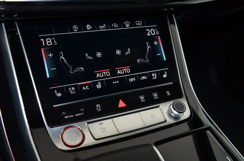 AUDI RSQ8 Quattro tiptronic-image-24