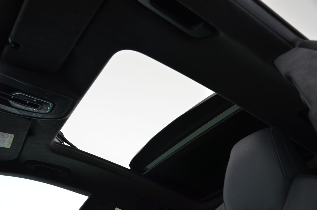 AUDI RSQ8 Quattro tiptronic-image-11