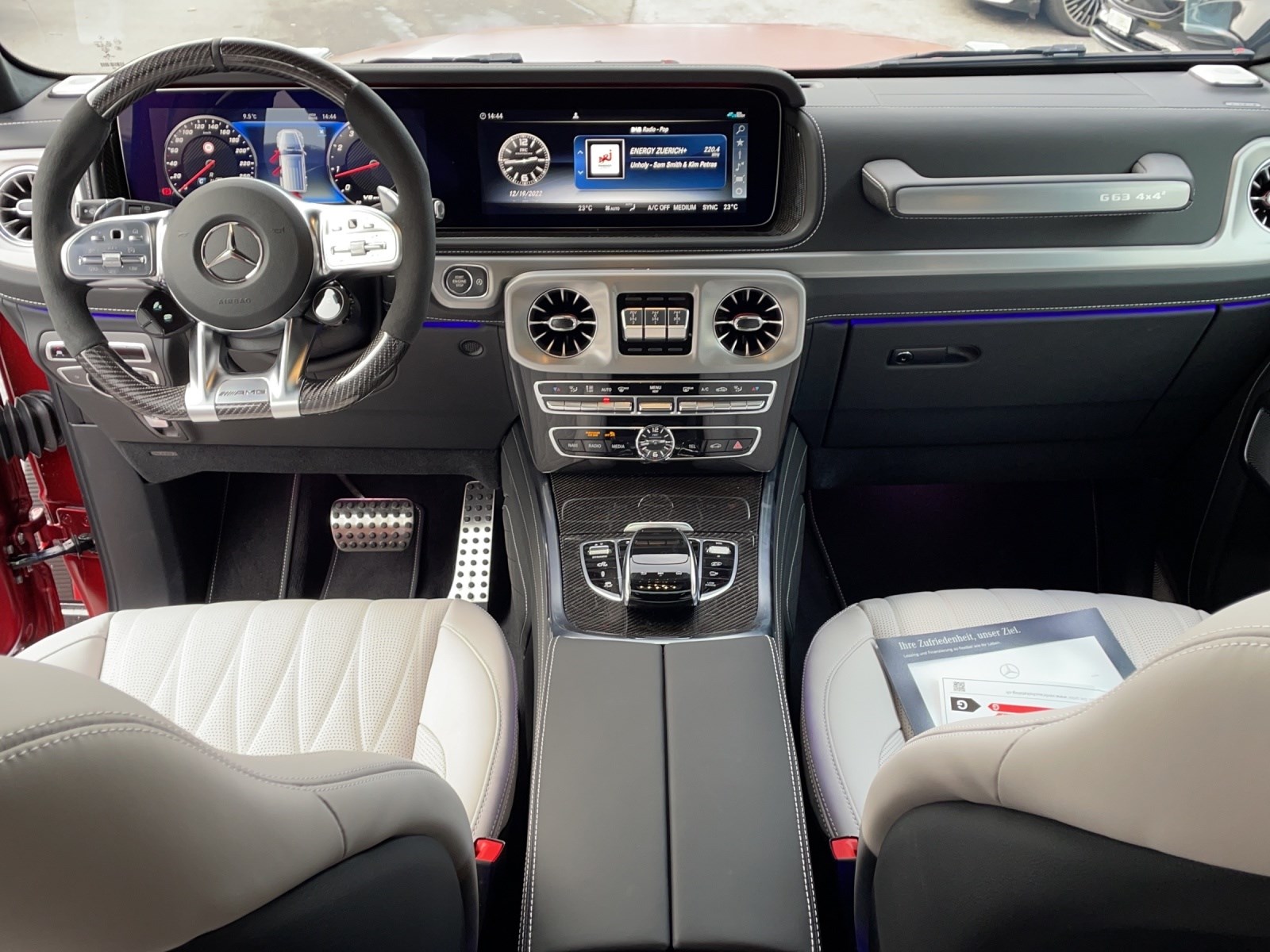 MERCEDES-BENZ G 63 AMG 4x4 hoch 2 *hyazinthrot magno*-image-13
