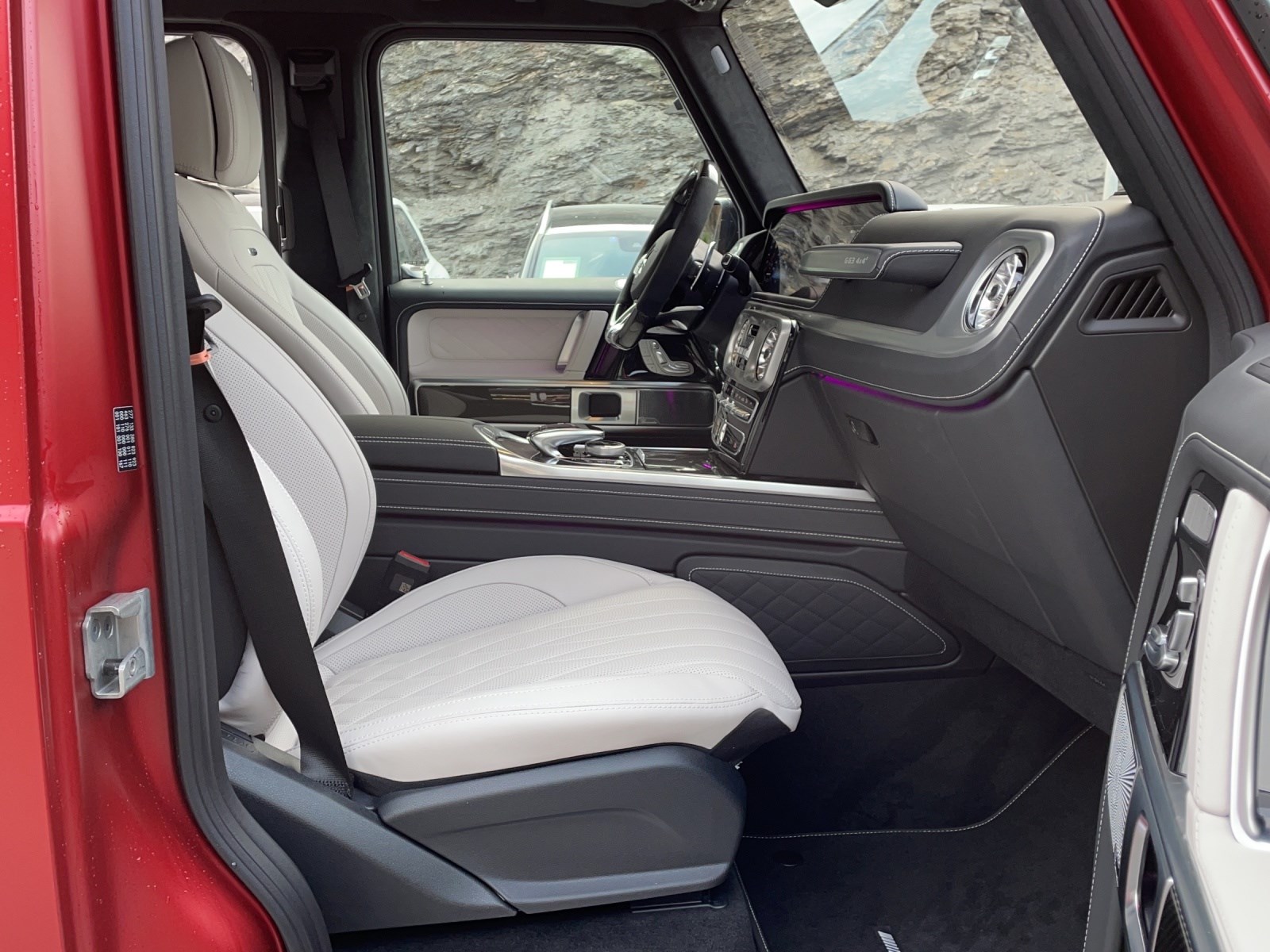 MERCEDES-BENZ G 63 AMG 4x4 hoch 2 *hyazinthrot magno*-image-17