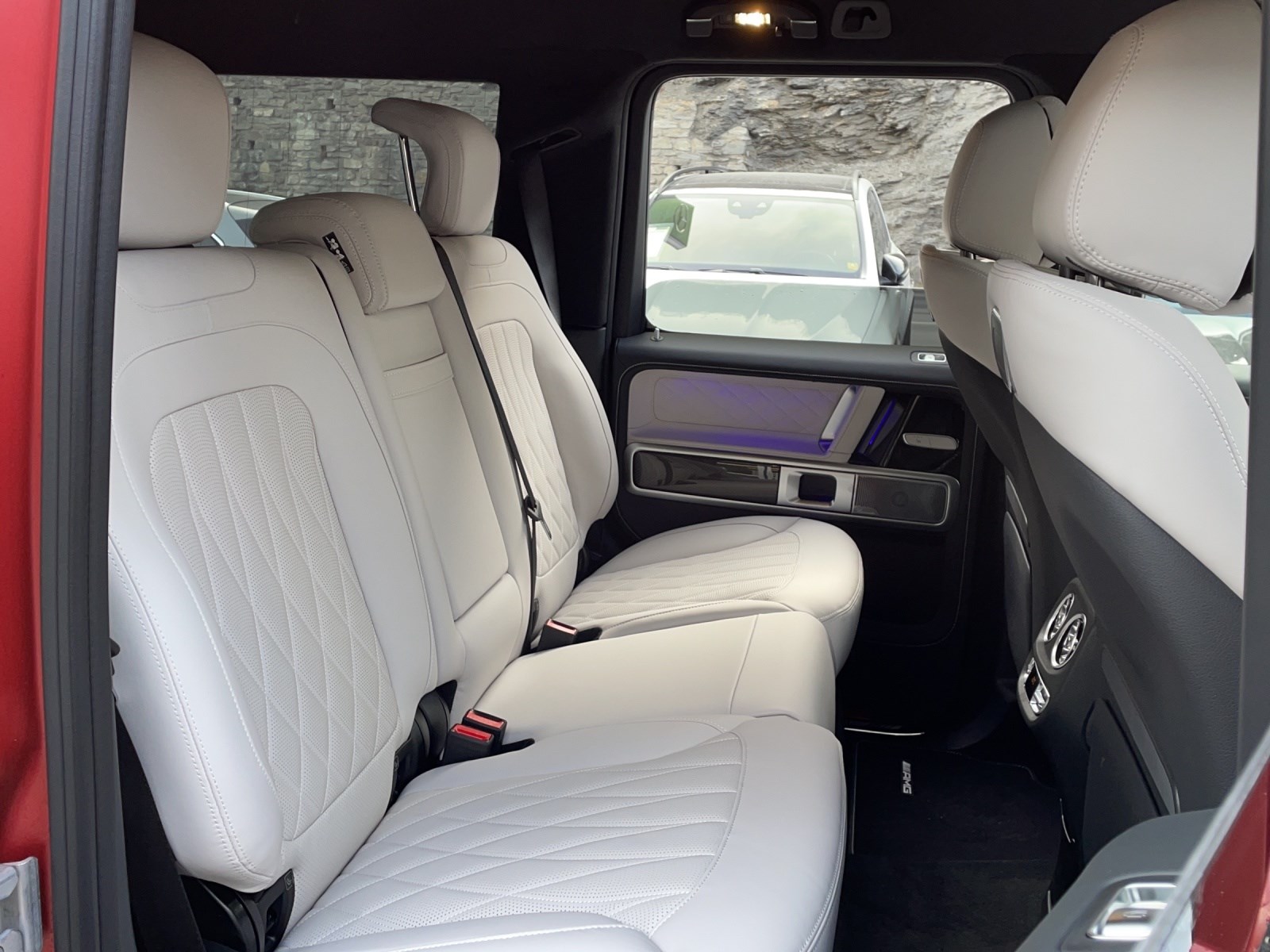 MERCEDES-BENZ G 63 AMG 4x4 hoch 2 *hyazinthrot magno*-image-18