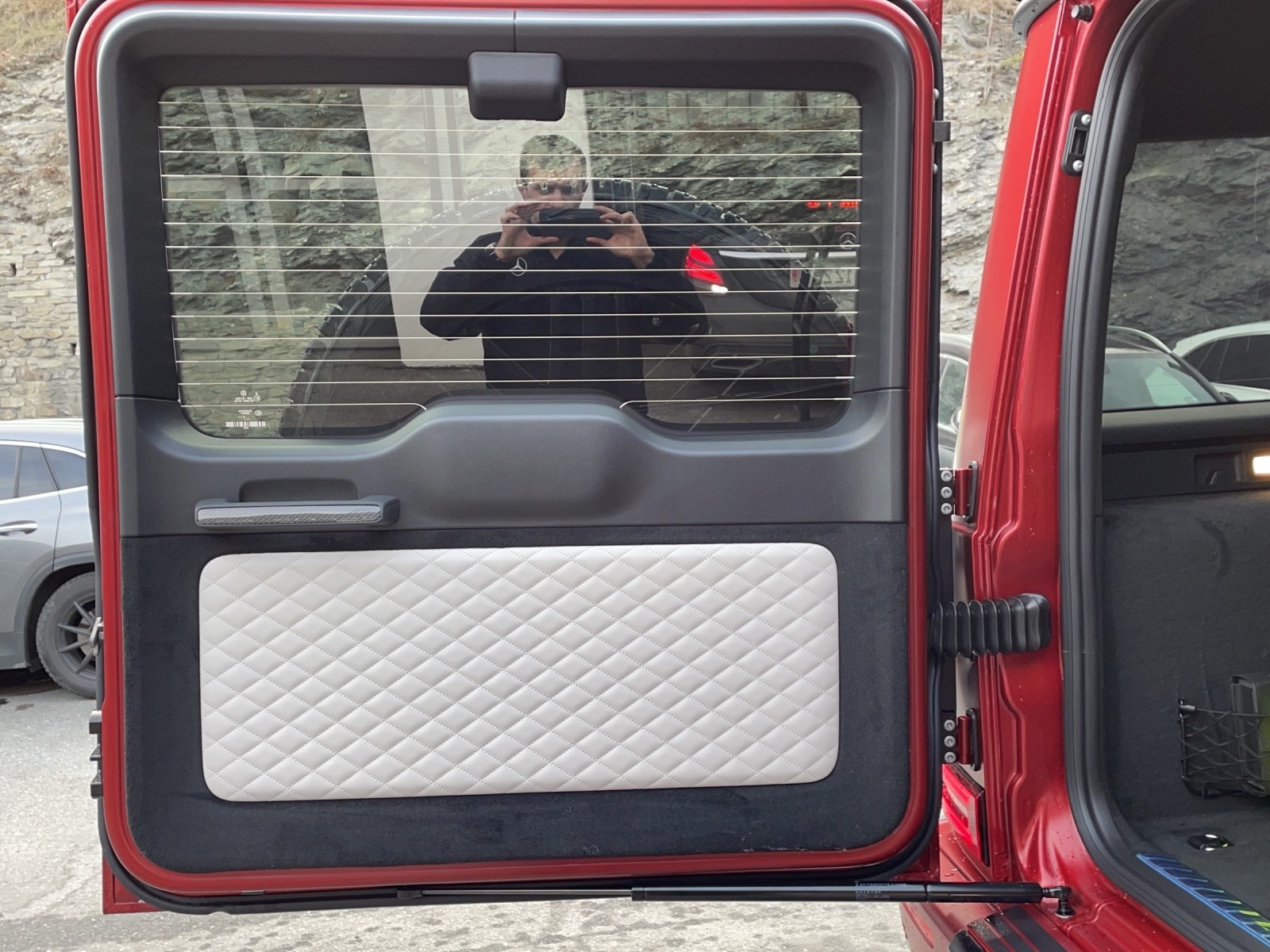 MERCEDES-BENZ G 63 AMG 4x4 hoch 2 *hyazinthrot magno*-image-25