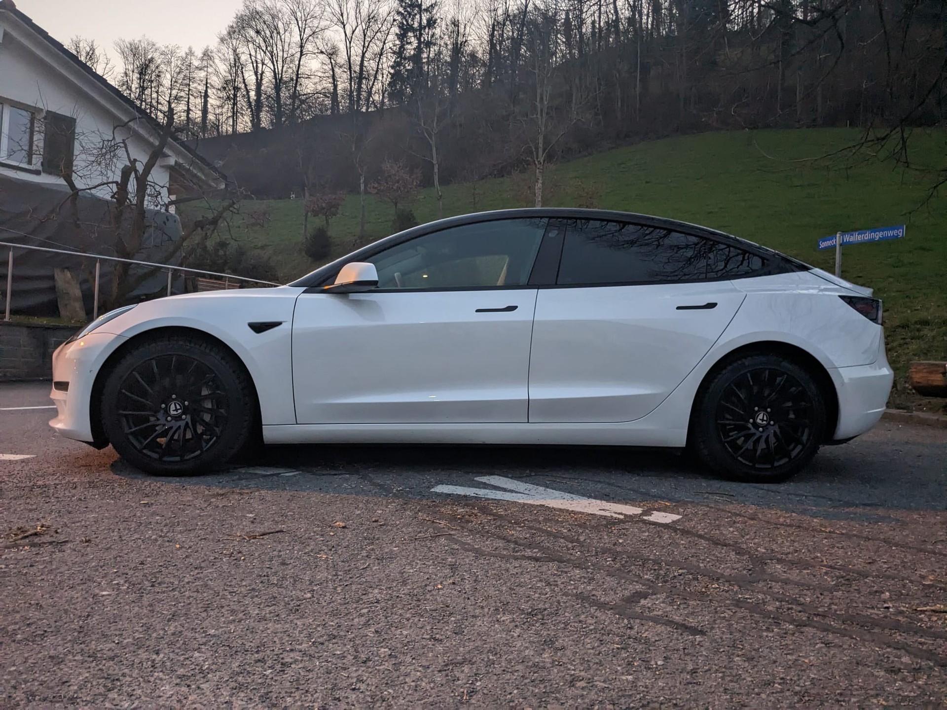 TESLA Model 3 Long Range Dual Motor AWD-image-6