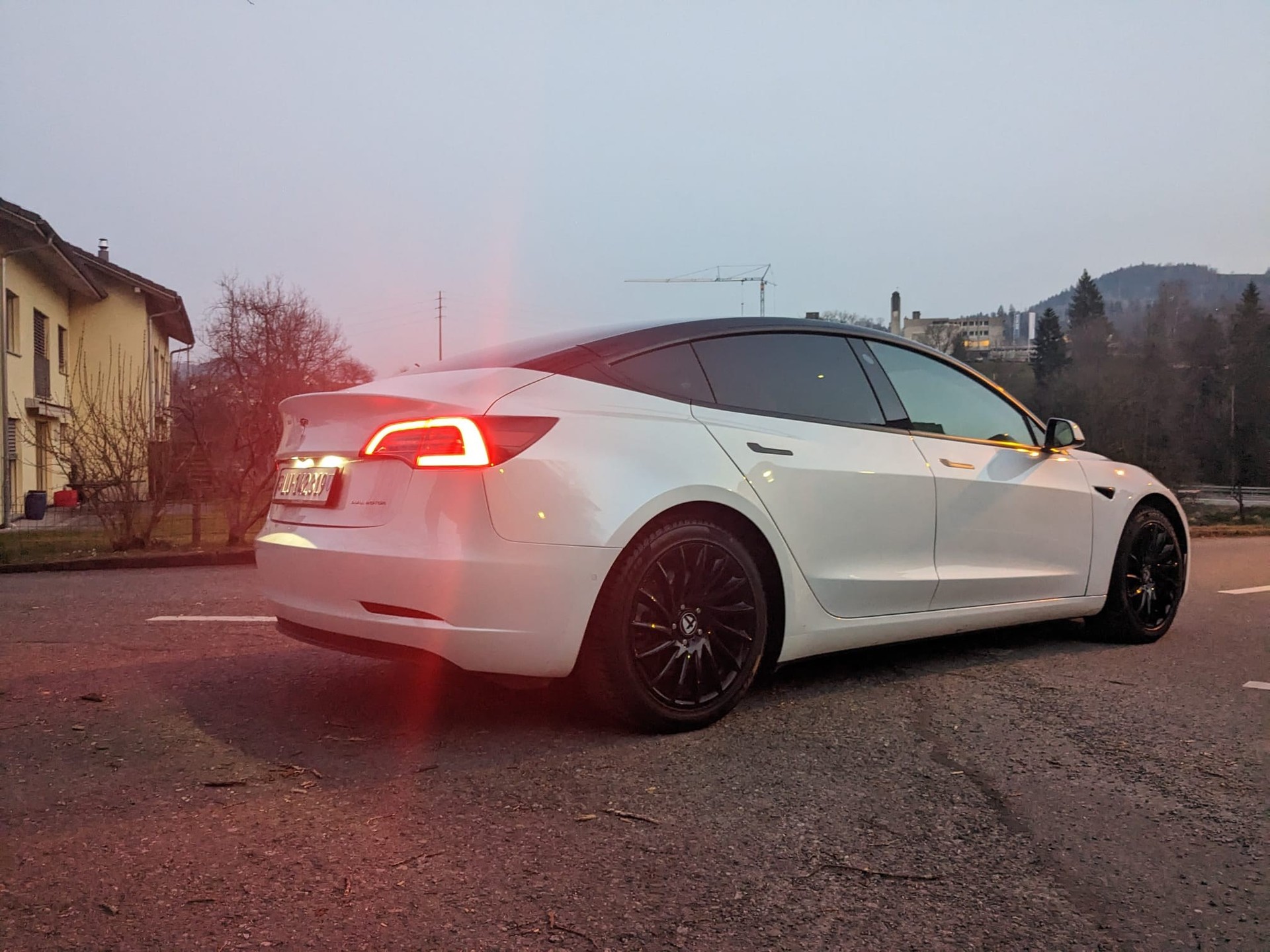 TESLA Model 3 Long Range Dual Motor AWD-image-9