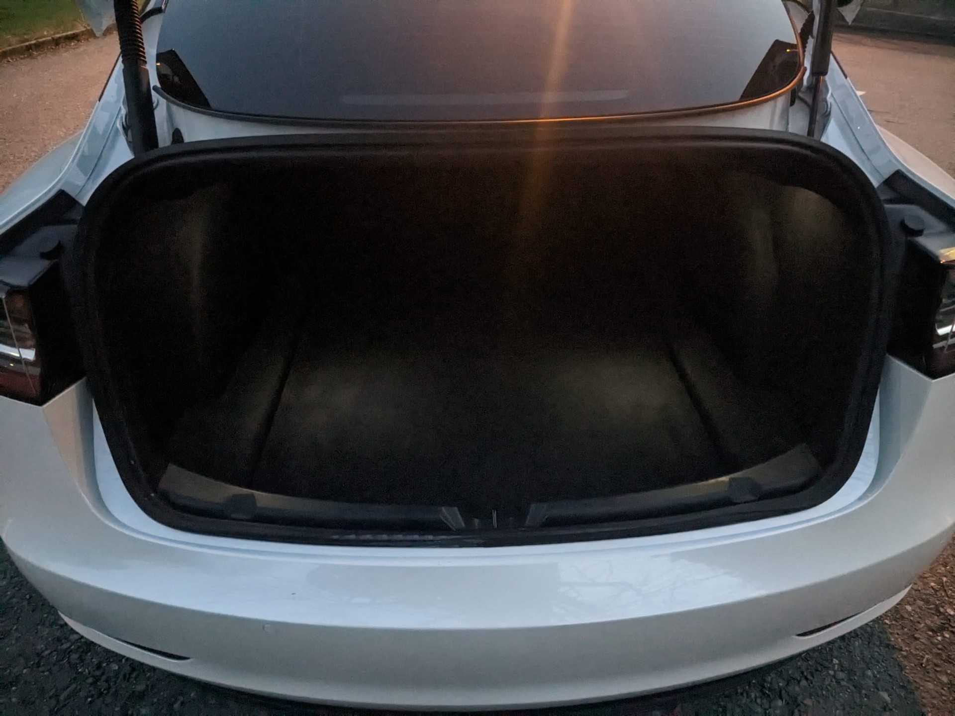TESLA Model 3 Long Range Dual Motor AWD-image-11