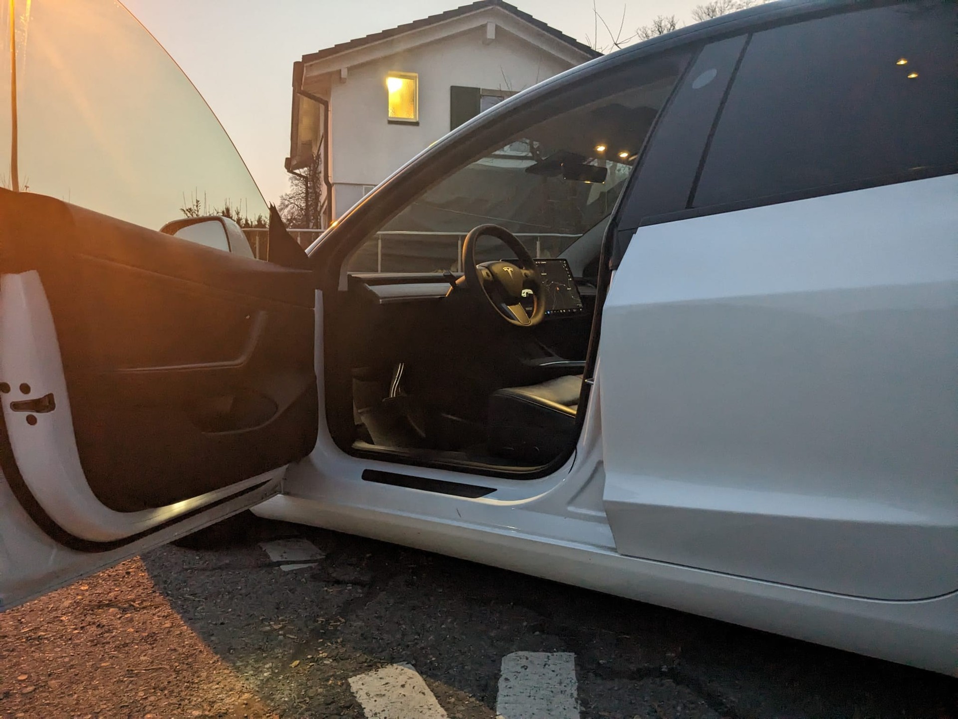 TESLA Model 3 Long Range Dual Motor AWD-image-13